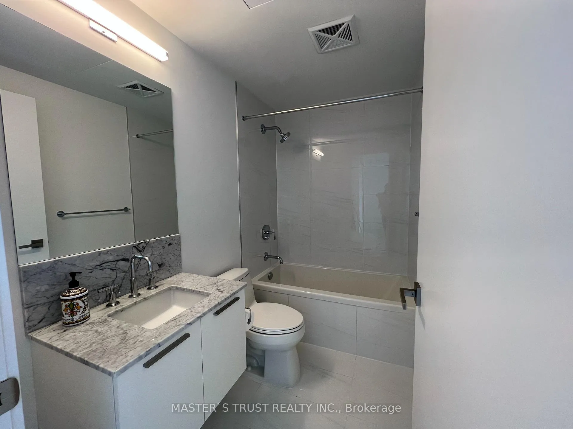 Photo 7 of Unit 708, 3 Gloucester Street, Toronto, Church-Yonge Corridor — HOMEH