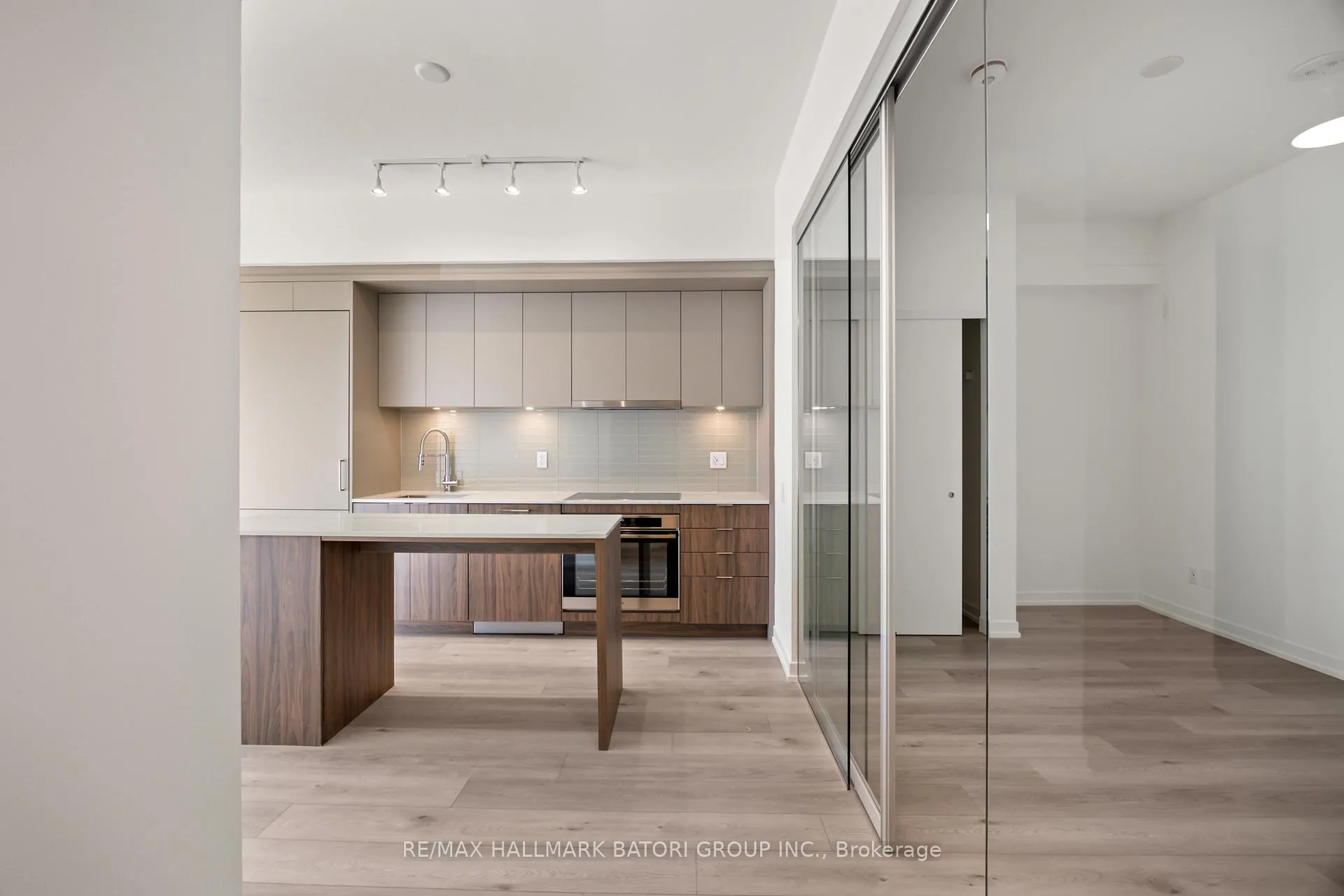 Photo 1 of Unit 408, 863 St. Clair Avenue W, Toronto, Wychwood — HOMEH