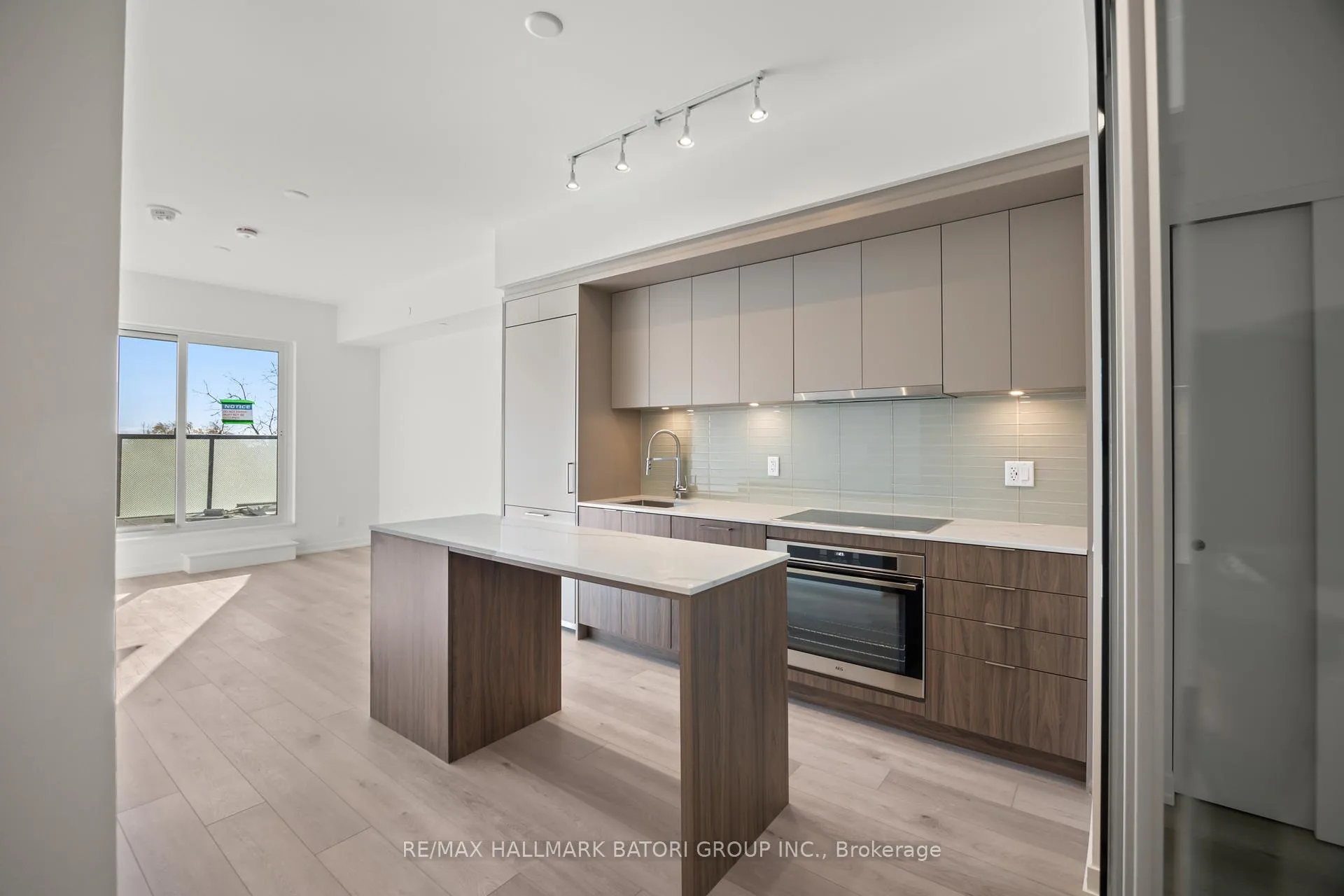 Photo 2 of Unit 408, 863 St. Clair Avenue W, Toronto, Wychwood — HOMEH