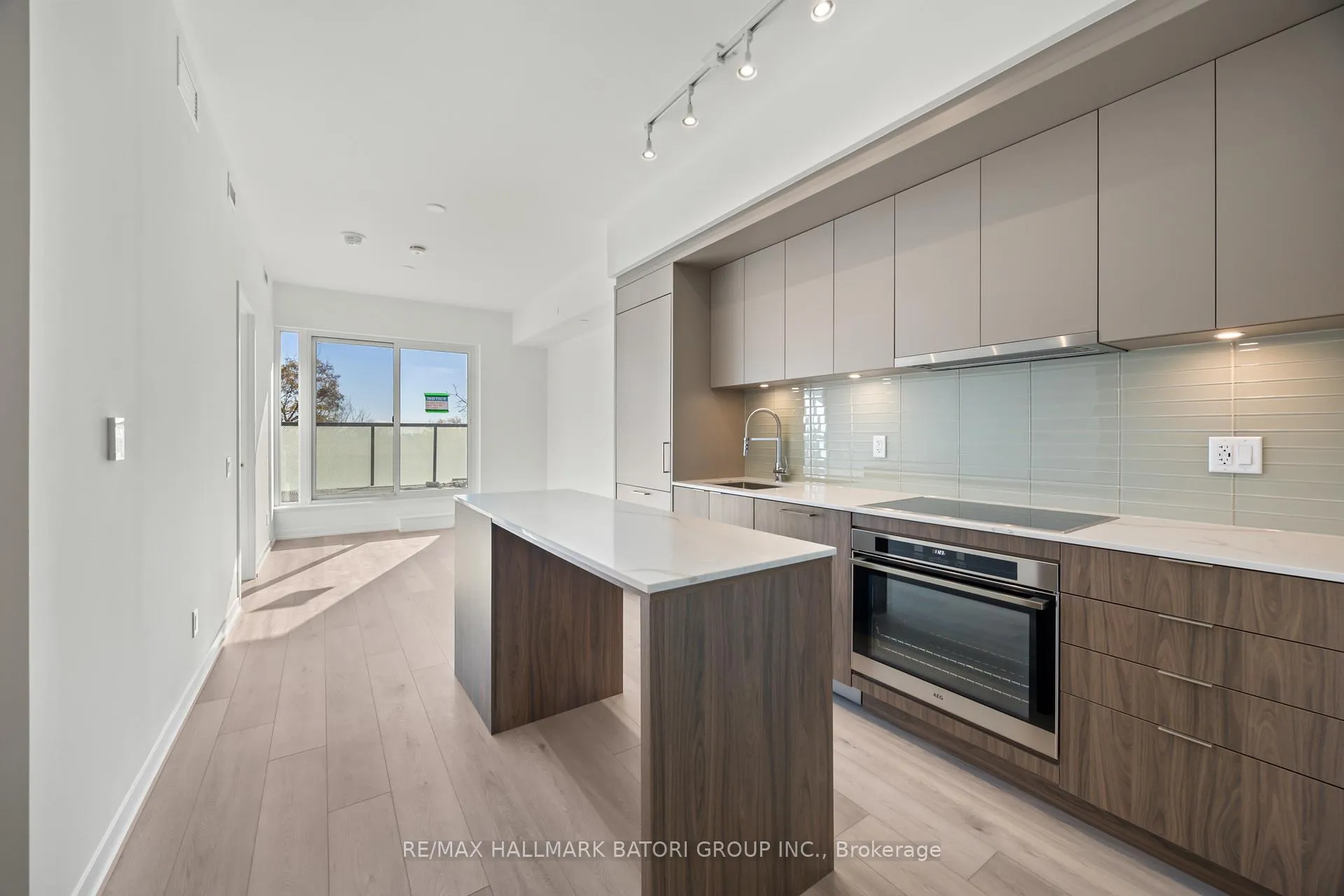 Photo 4 of Unit 408, 863 St. Clair Avenue W, Toronto, Wychwood — HOMEH