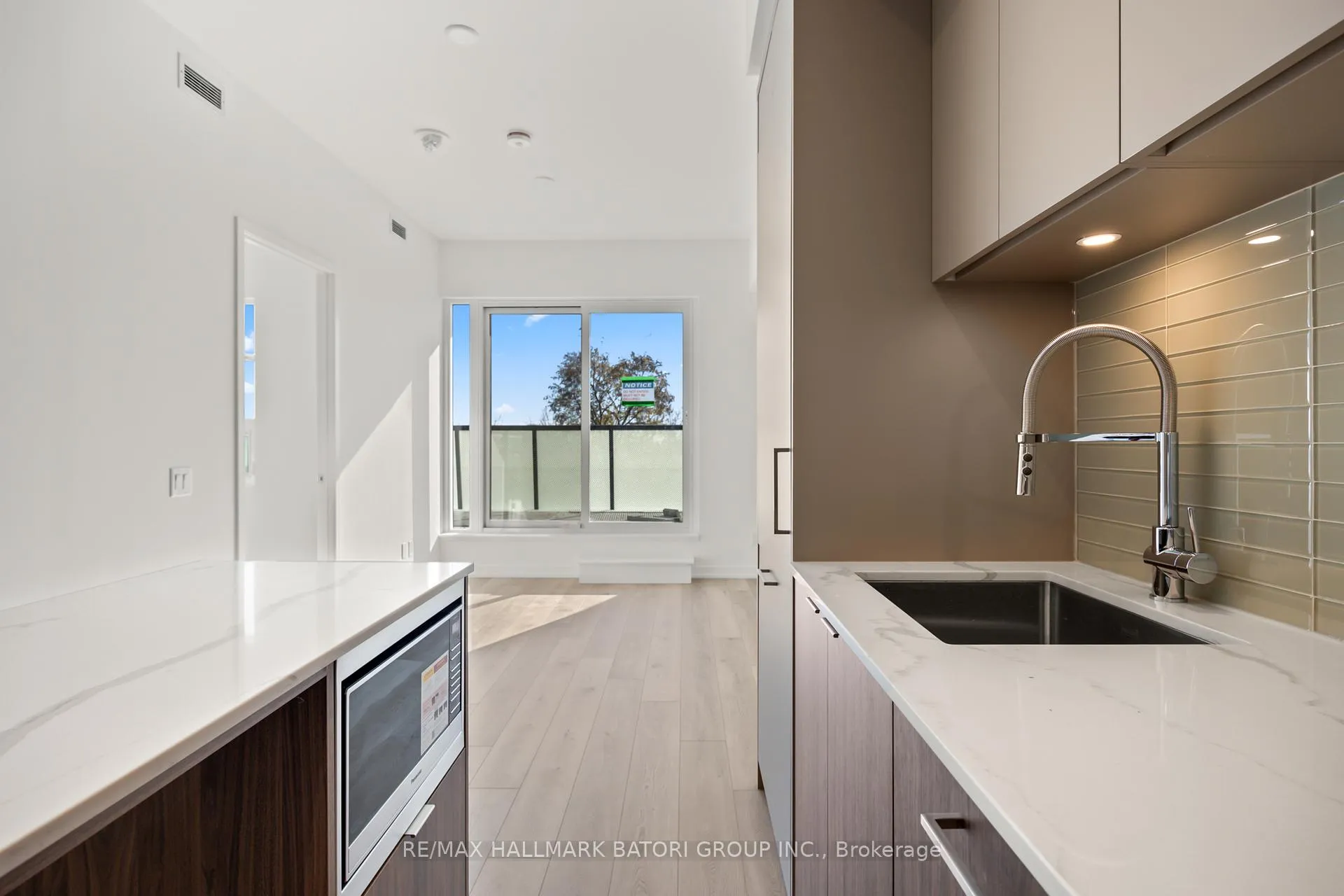 Photo 7 of Unit 408, 863 St. Clair Avenue W, Toronto, Wychwood — HOMEH
