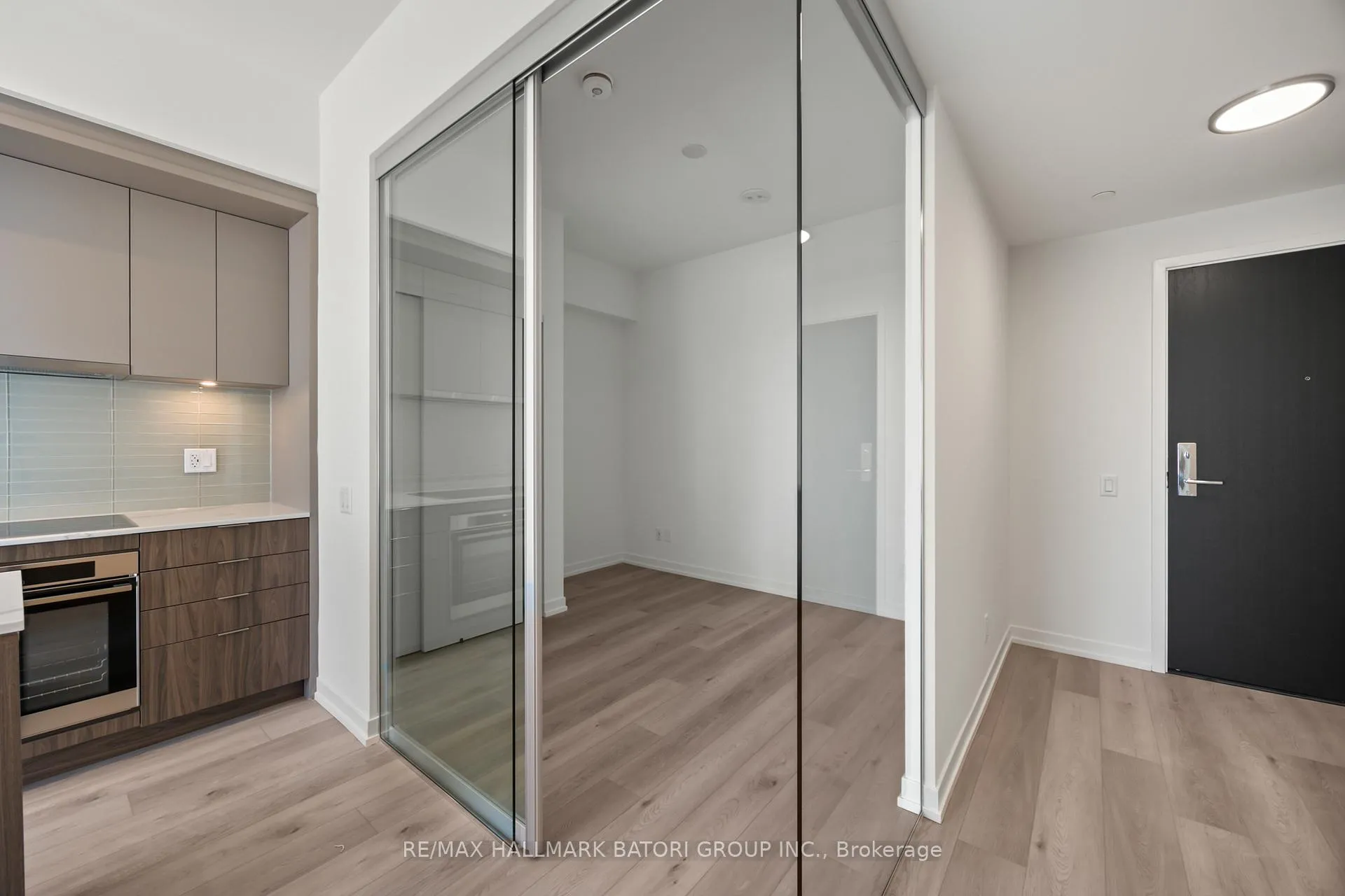 Photo 10 of Unit 408, 863 St. Clair Avenue W, Toronto, Wychwood — HOMEH