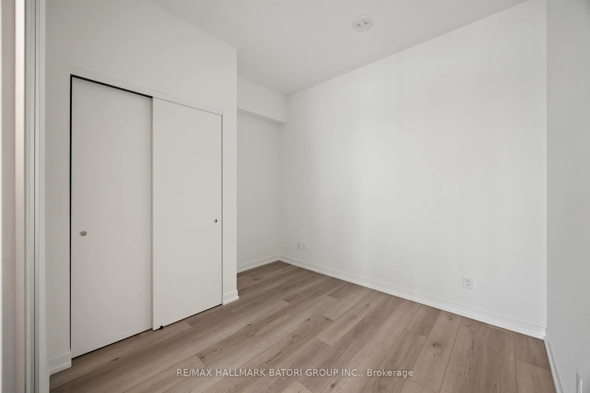 Photo 11 of Unit 408, 863 St. Clair Avenue W, Toronto, Wychwood — HOMEH