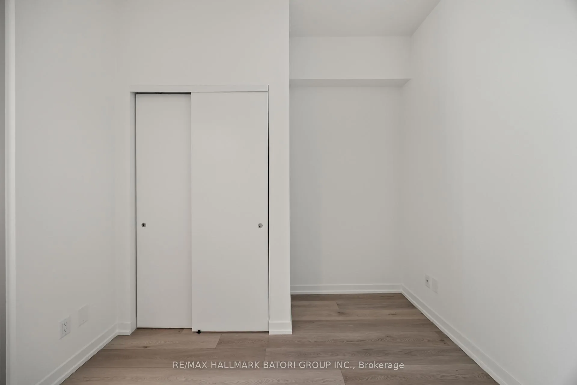 Photo 12 of Unit 408, 863 St. Clair Avenue W, Toronto, Wychwood — HOMEH