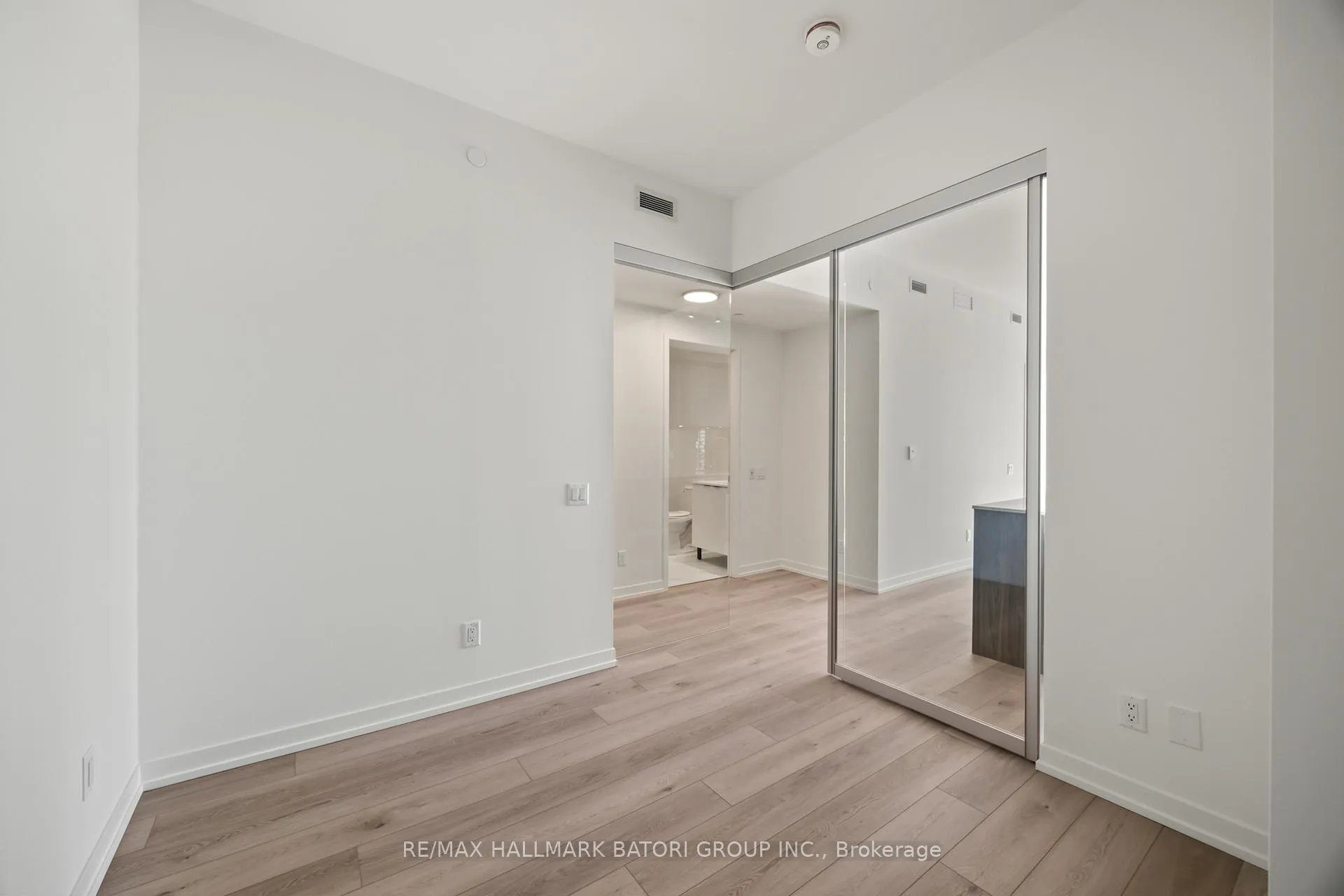 Photo 13 of Unit 408, 863 St. Clair Avenue W, Toronto, Wychwood — HOMEH