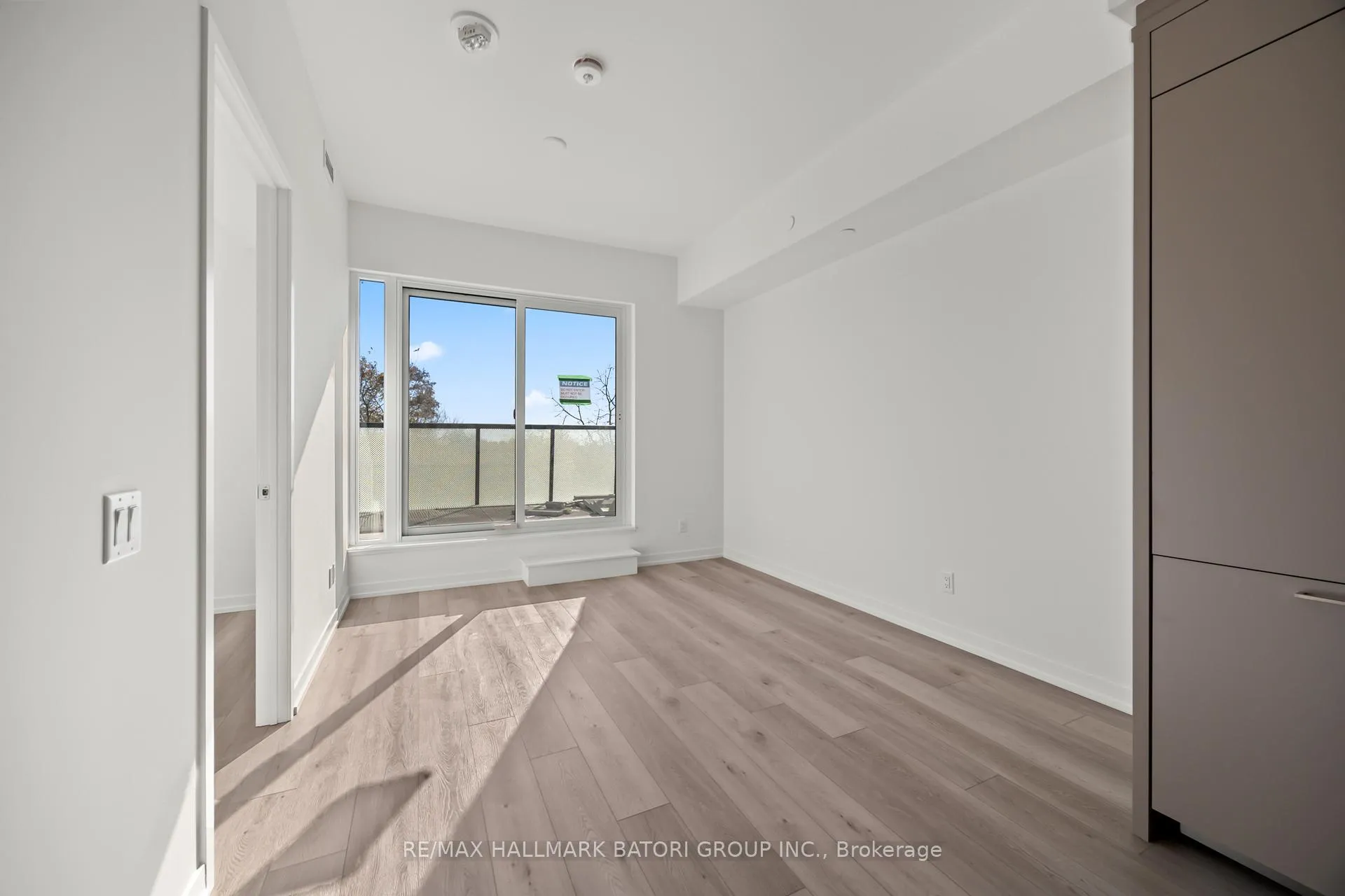Photo 15 of Unit 408, 863 St. Clair Avenue W, Toronto, Wychwood — HOMEH
