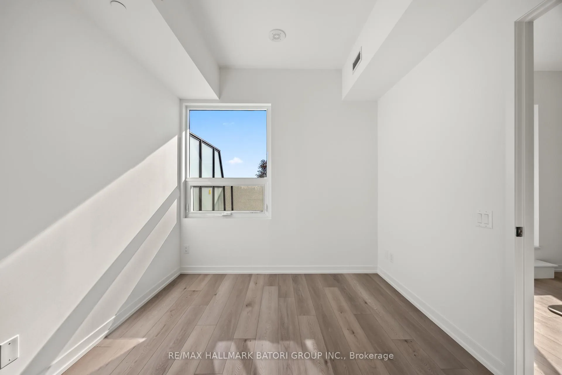 Photo 22 of Unit 408, 863 St. Clair Avenue W, Toronto, Wychwood — HOMEH