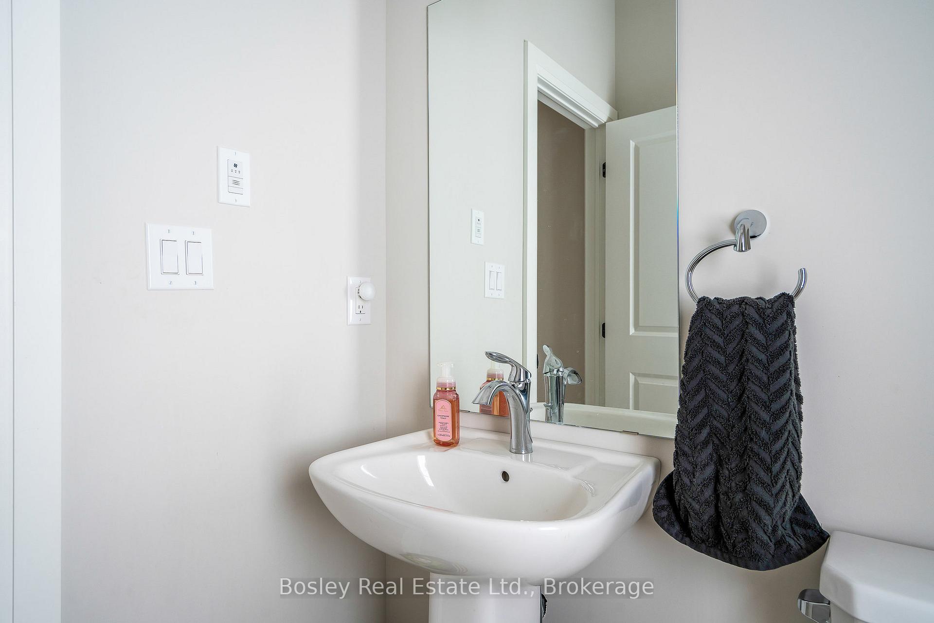 Photo 21 of 104 Black Willow Crescent, Blue Mountains — HOMEH