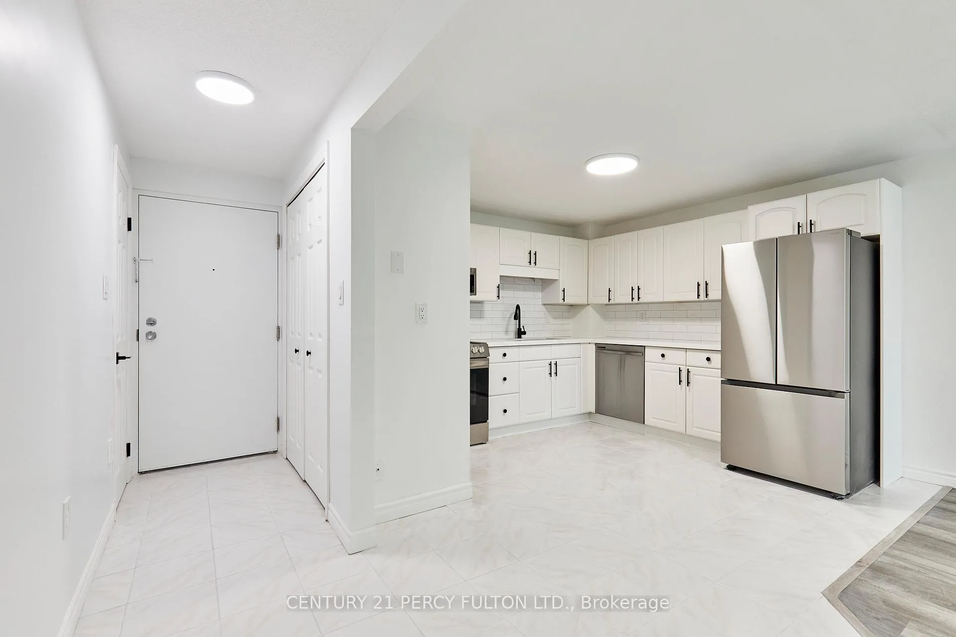 Photo 3 of Unit 301, 219 Main Street N, Uxbridge — HOMEH