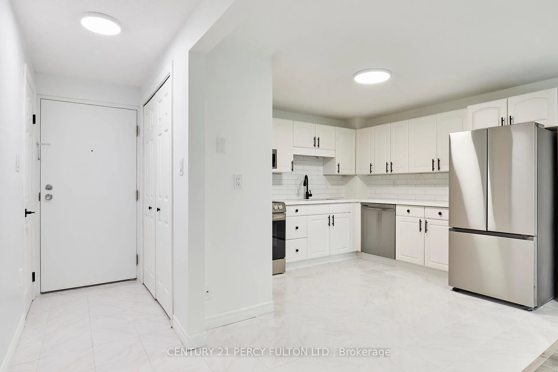 Photo 4 of Unit 301, 219 Main Street N, Uxbridge — HOMEH