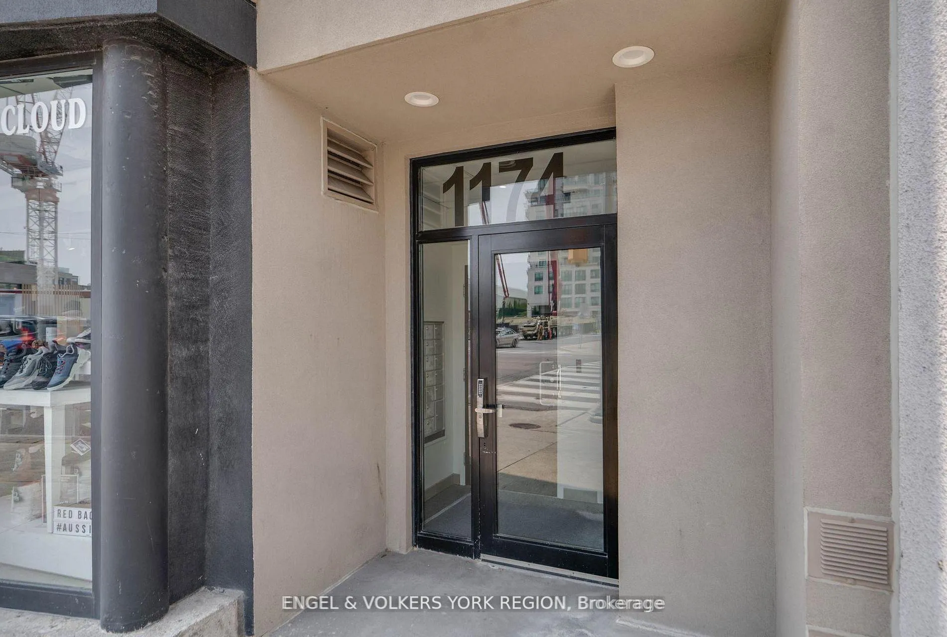 Photo 4 of Unit 203, 1174 Yonge Street, Toronto, The Annex — HOMEH
