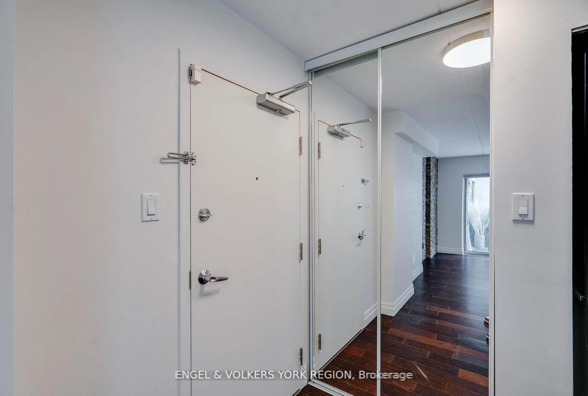 Photo 6 of Unit 203, 1174 Yonge Street, Toronto, The Annex — HOMEH