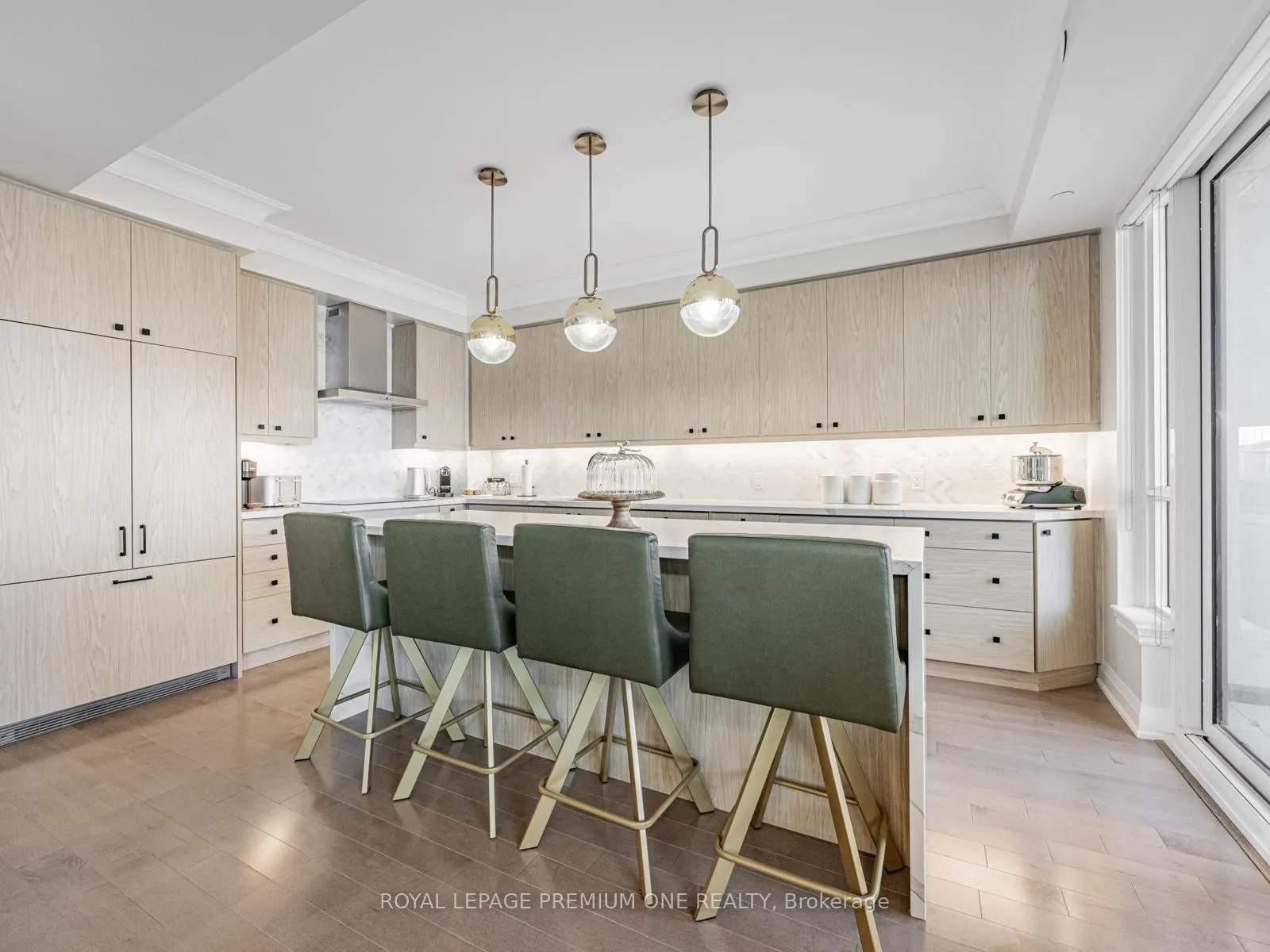 Photo 4 of Unit 310, 9085 Jane Street, Vaughan, Maple — HOMEH