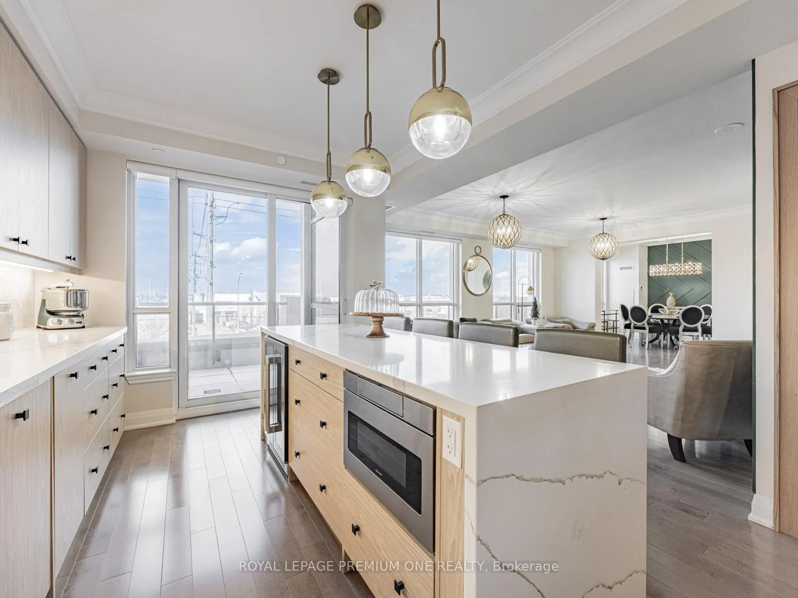 Photo 7 of Unit 310, 9085 Jane Street, Vaughan, Maple — HOMEH