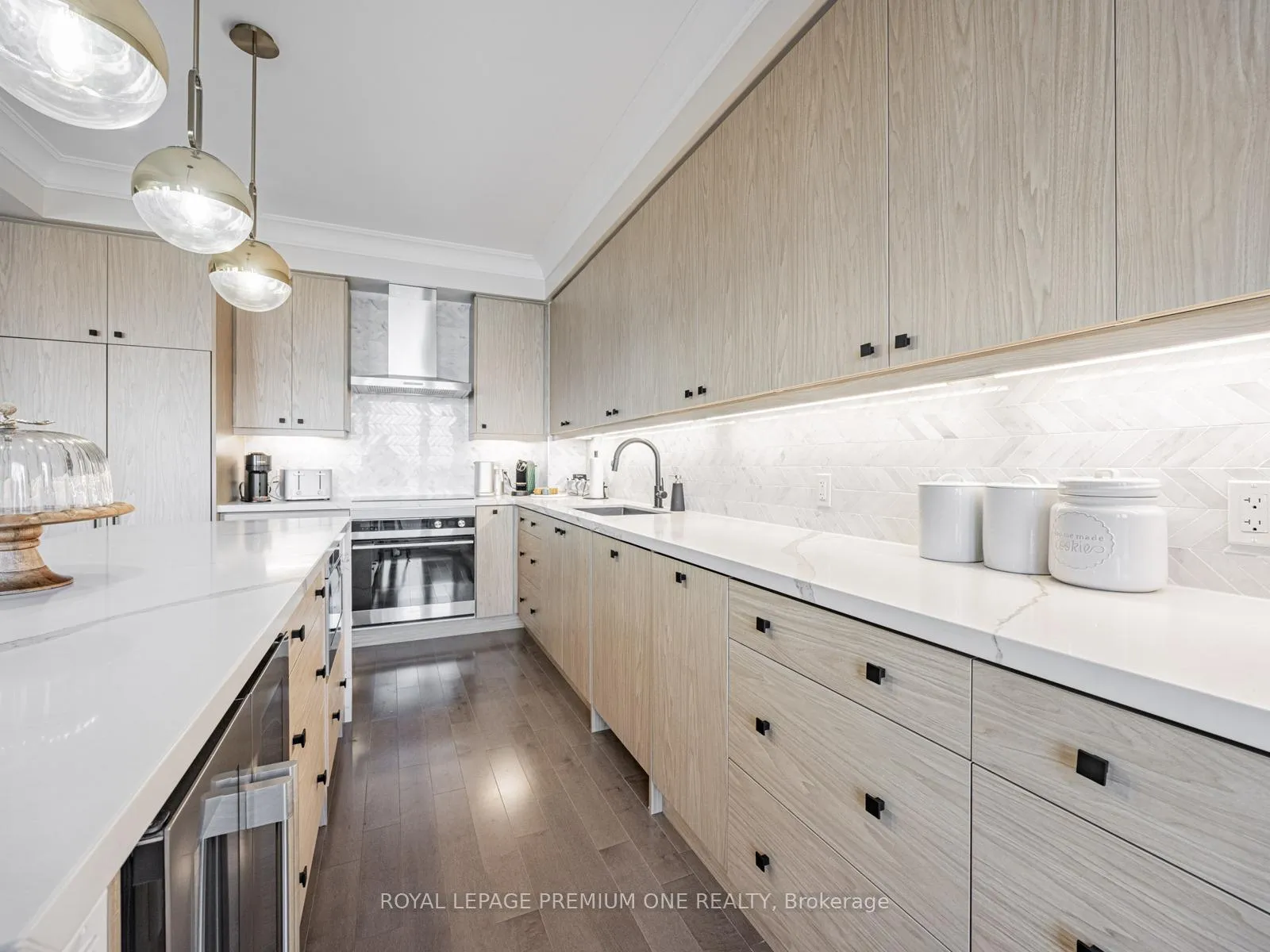 Photo 8 of Unit 310, 9085 Jane Street, Vaughan, Maple — HOMEH