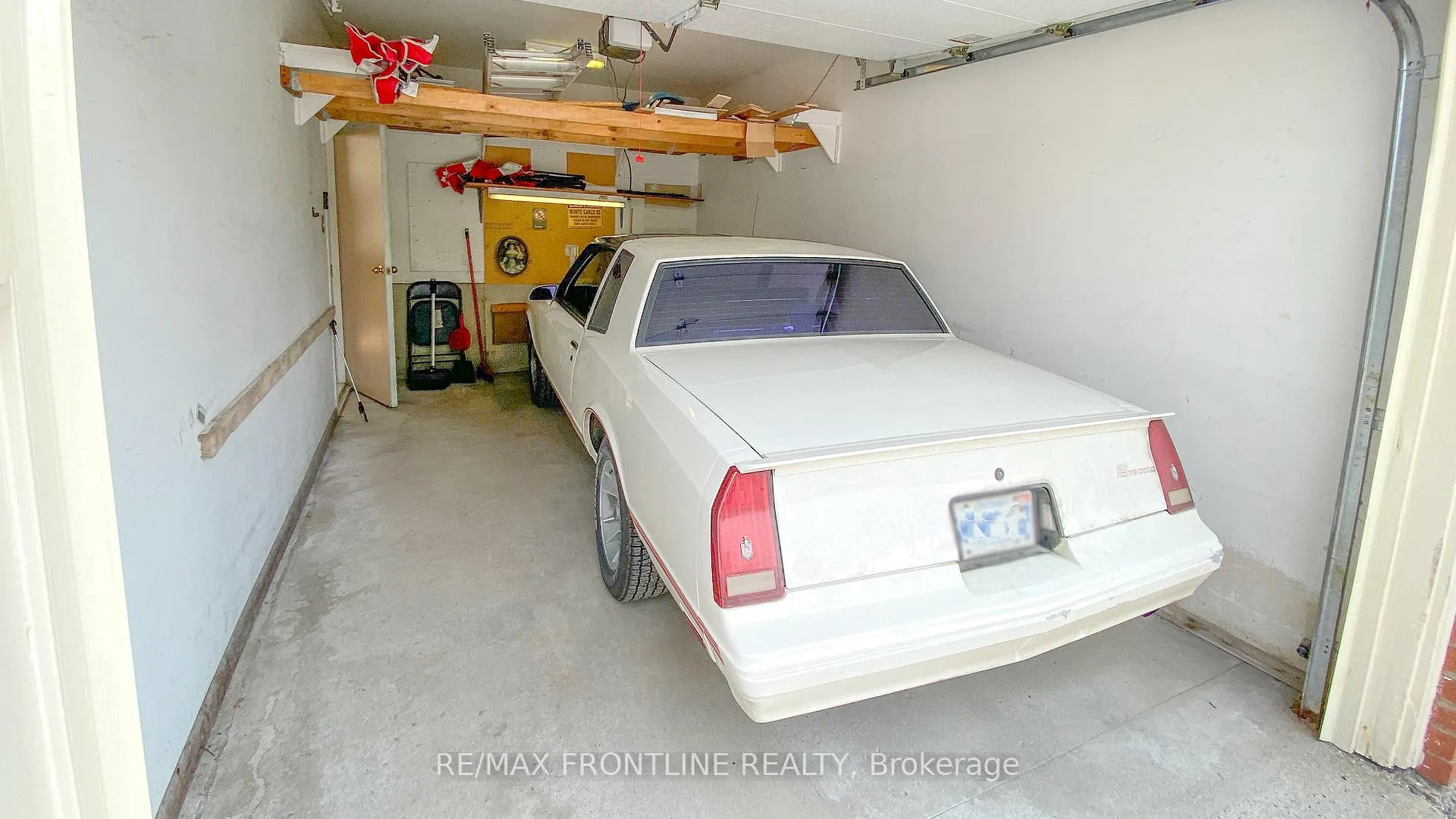 Photo 2 of Unit Unit #302, 10 Armstrong Drive, Smiths Falls — HOMEH