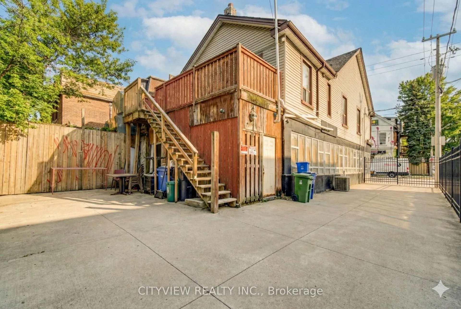 Photo 235 of Unit Upper, 345 Dundas Street E, Toronto, Moss Park — HOMEH