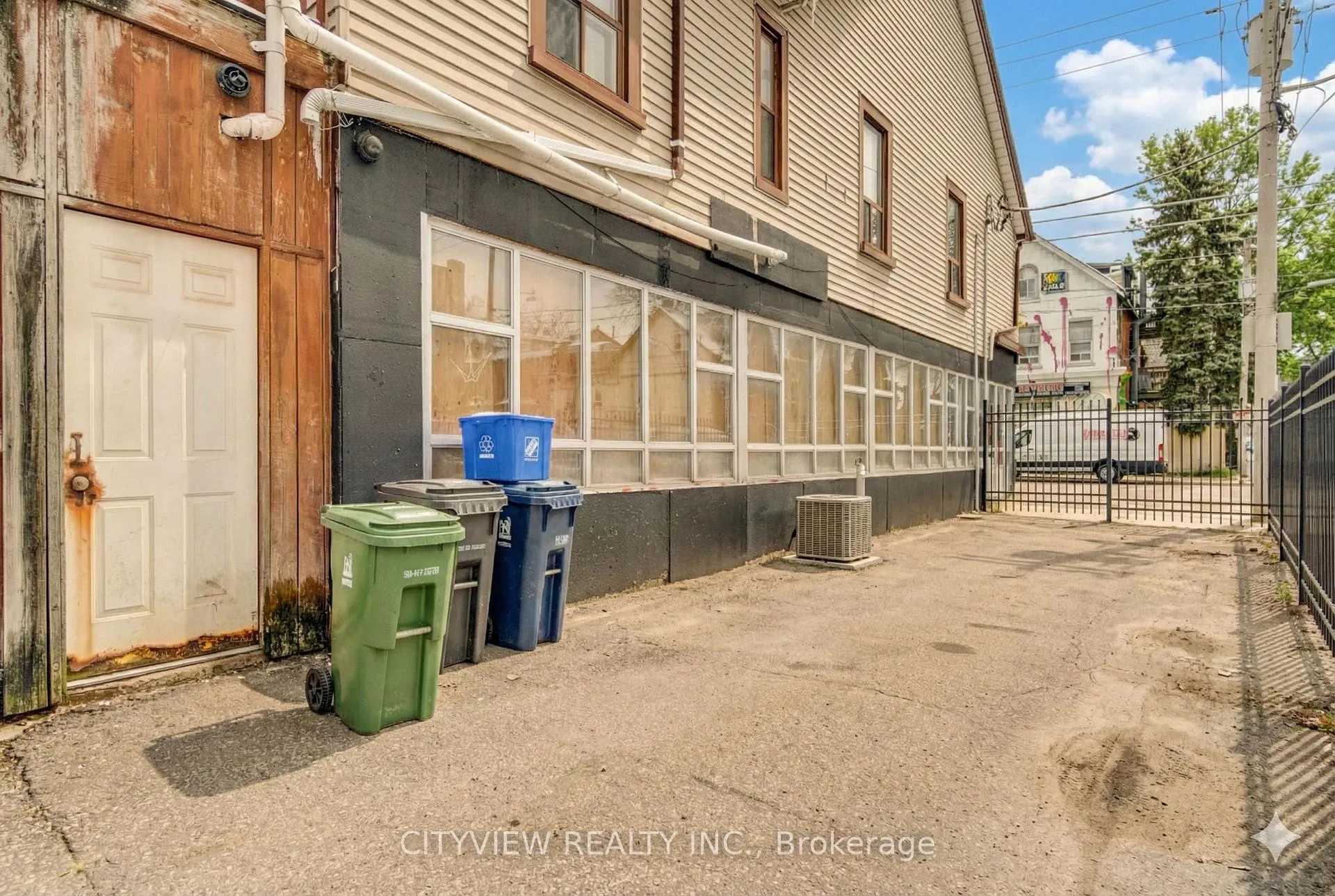Photo 283 of Unit Upper, 345 Dundas Street E, Toronto, Moss Park — HOMEH