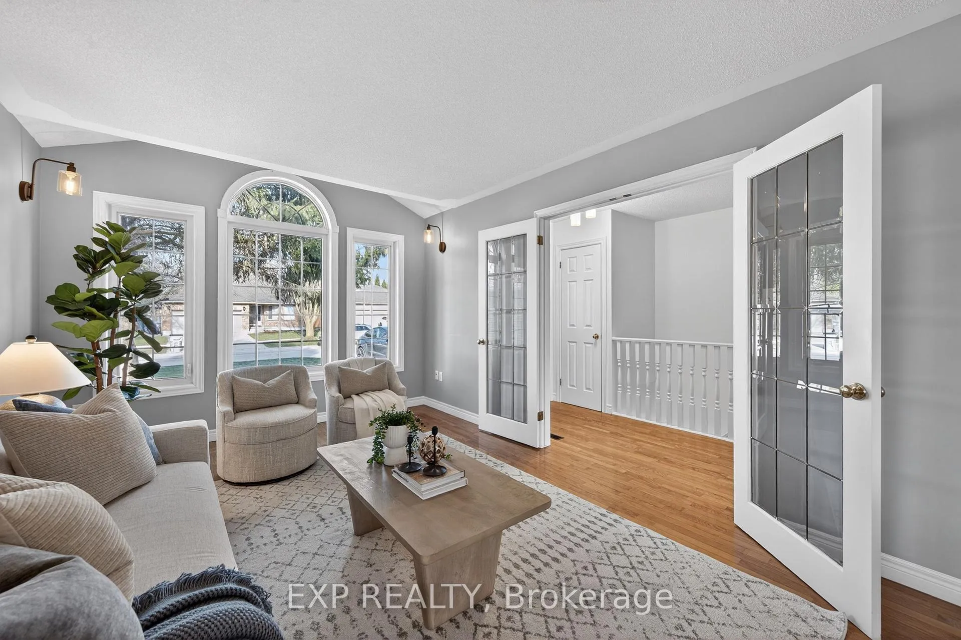 Photo 2 of 395 Riverview Drive, Strathroy-Caradoc, NE — HOMEH