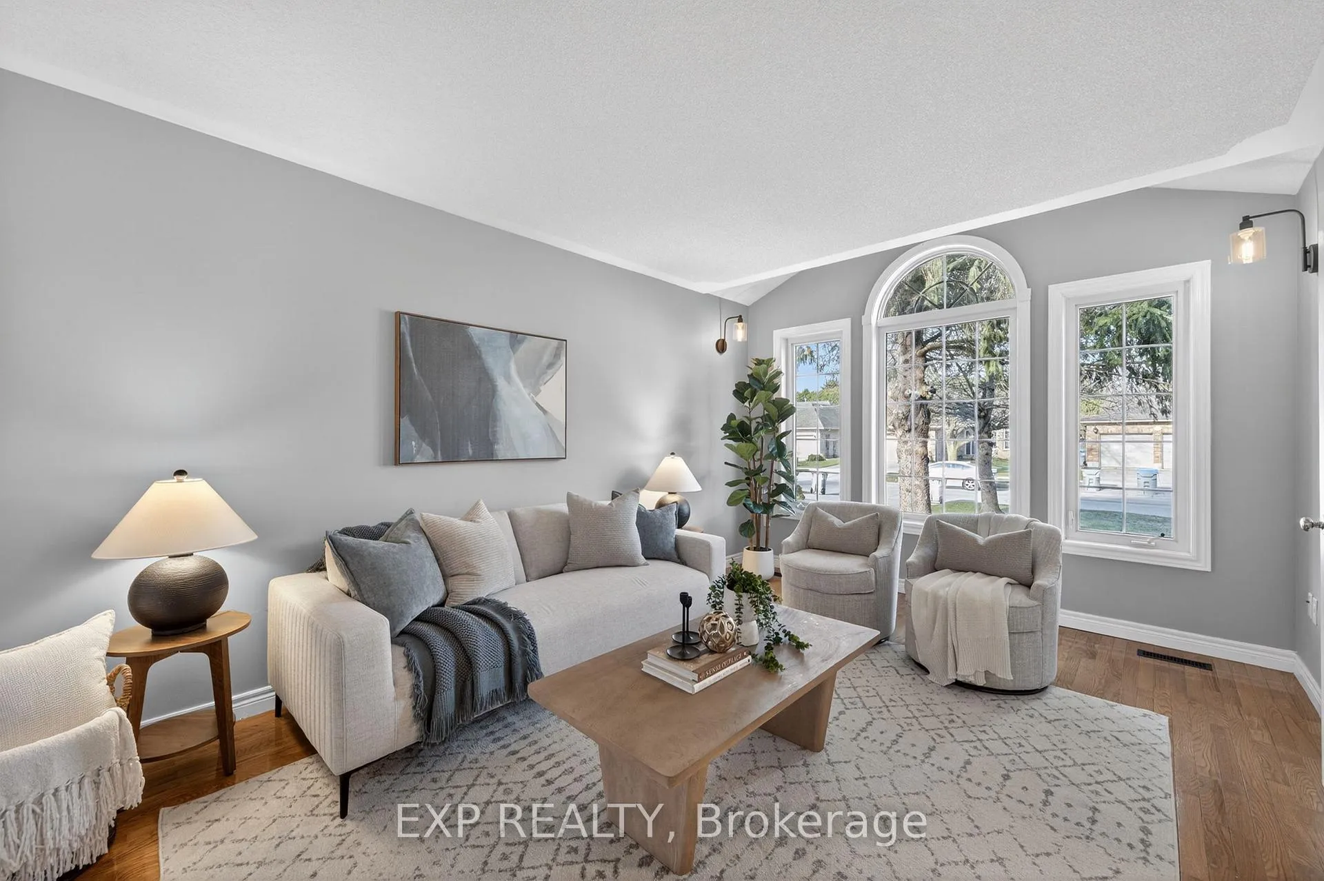 Photo 3 of 395 Riverview Drive, Strathroy-Caradoc, NE — HOMEH
