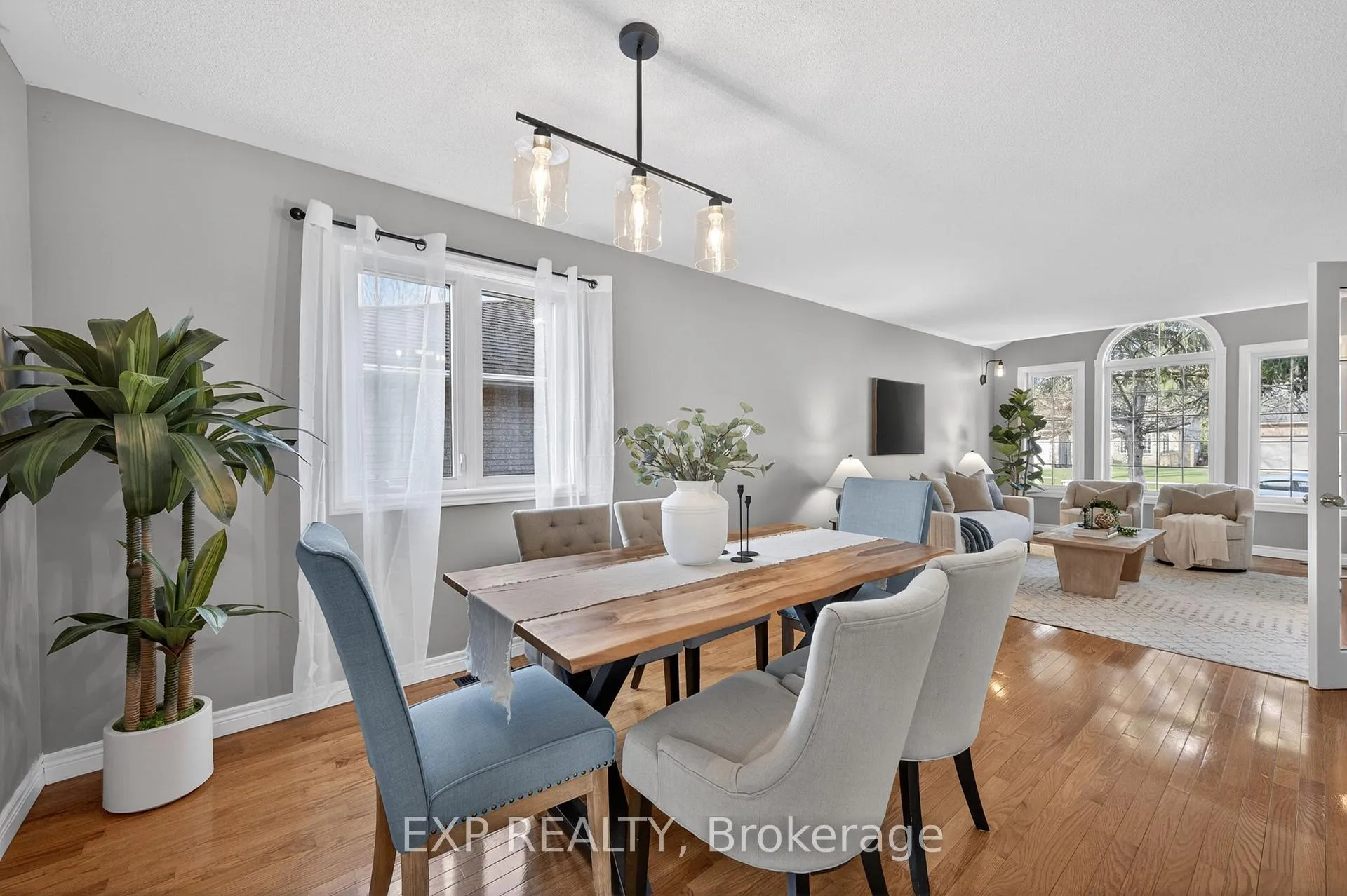 Photo 5 of 395 Riverview Drive, Strathroy-Caradoc, NE — HOMEH