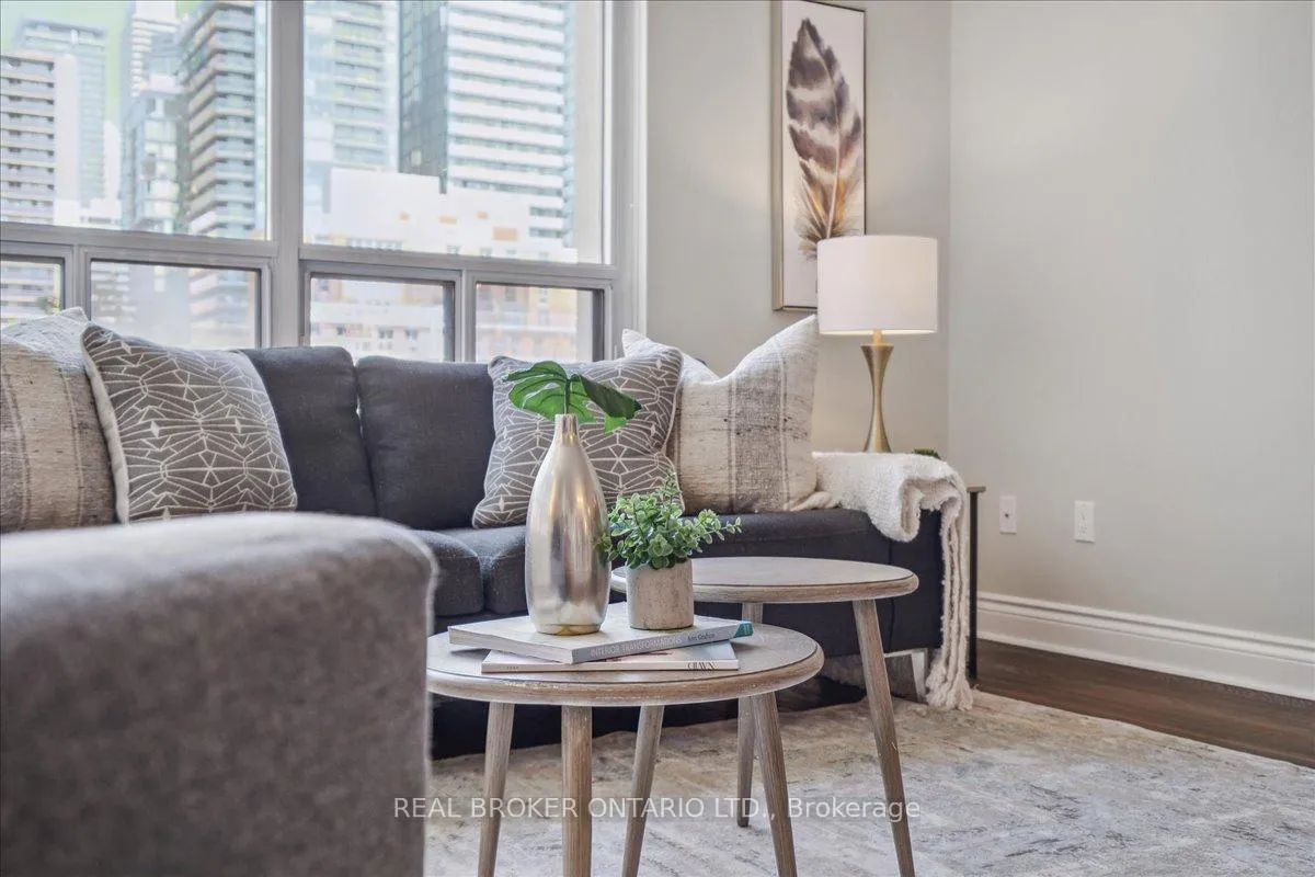 Photo 8 of Unit 409, 25 Maitland Street, Toronto, Church-Yonge Corridor — HOMEH