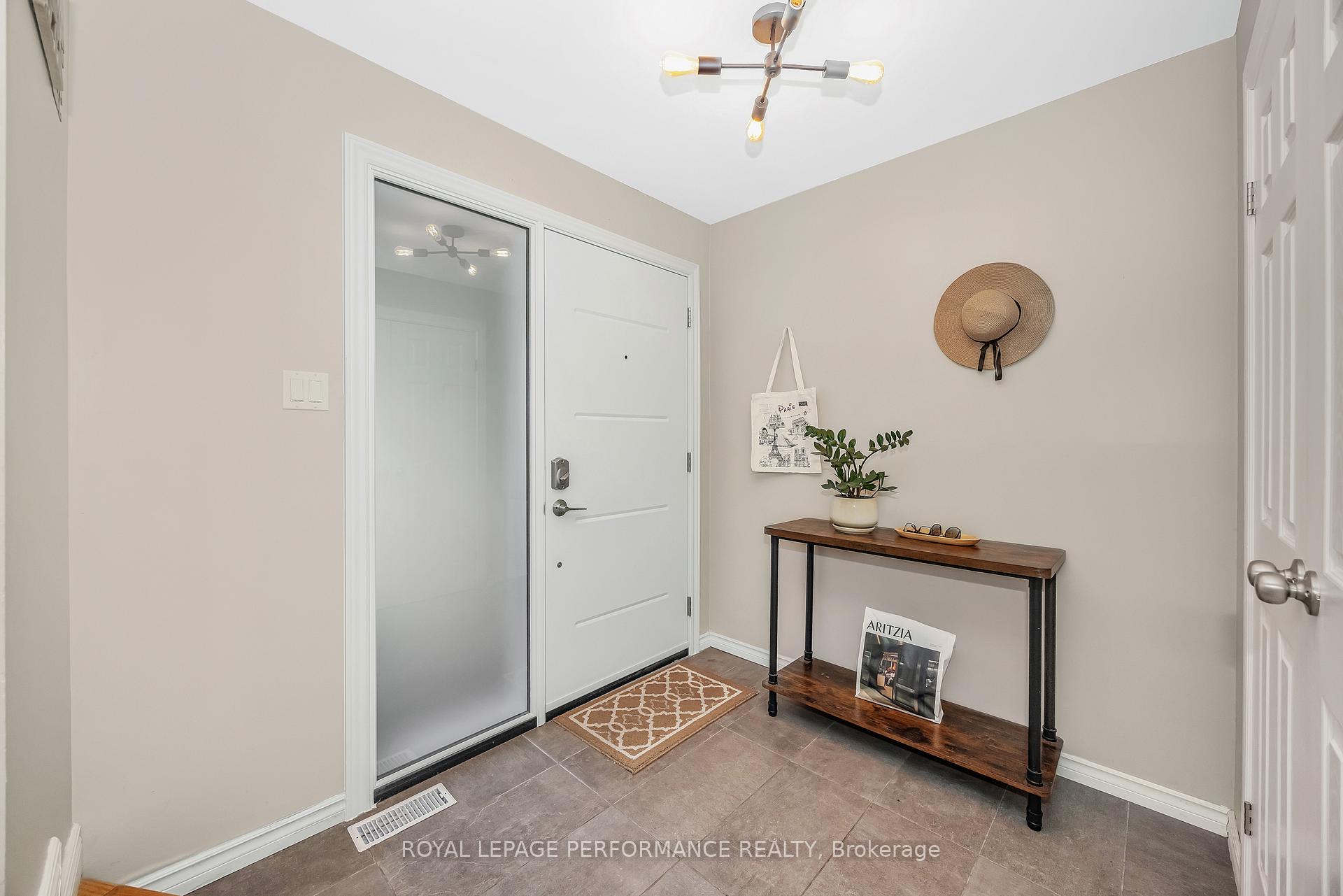 Photo 3 of 8 Hyannis Avenue, Ottawa, Barrhaven - Cedargrove/Fraserdale — HOMEH