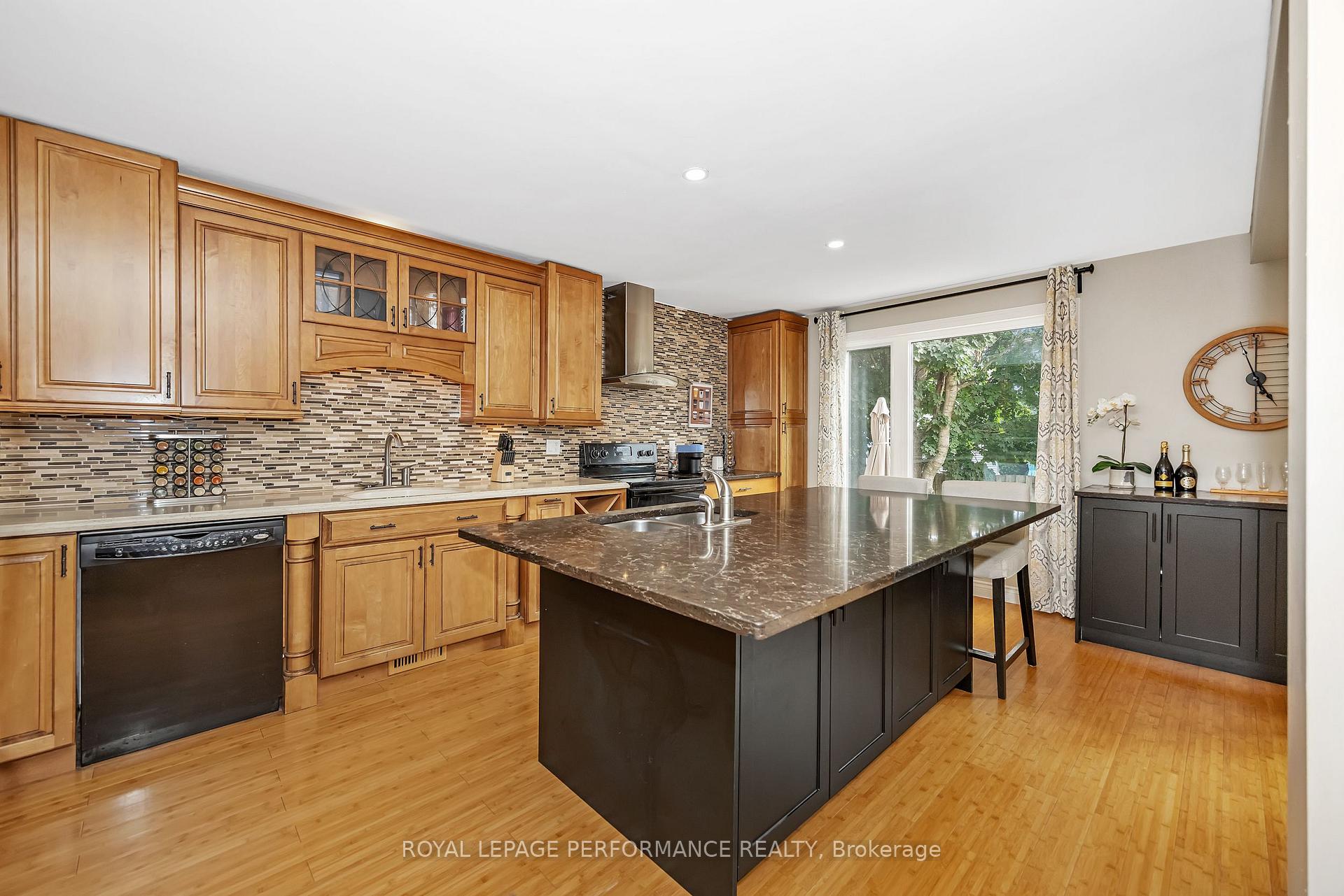 Photo 9 of 8 Hyannis Avenue, Ottawa, Barrhaven - Cedargrove/Fraserdale — HOMEH