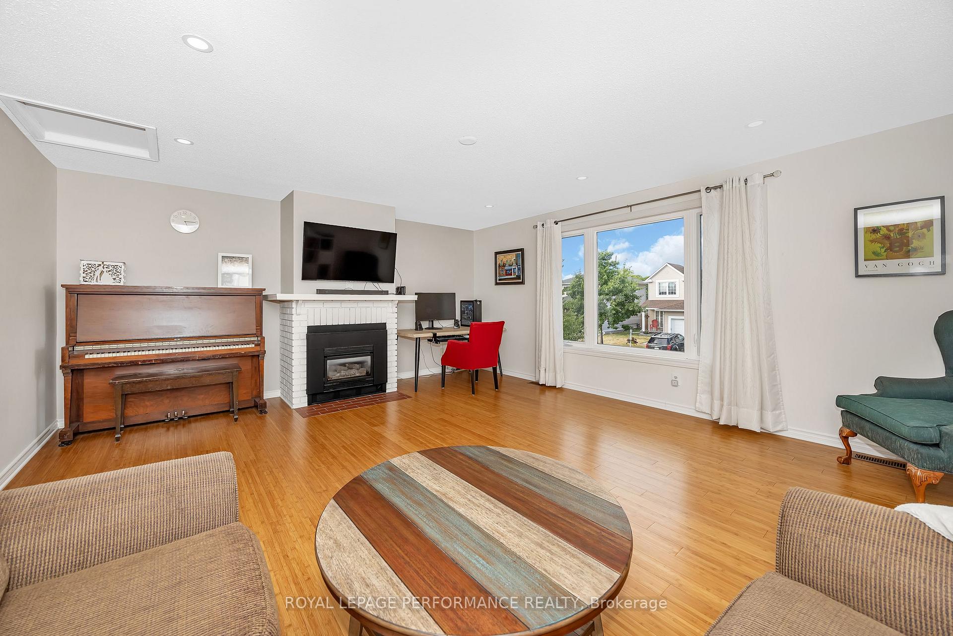 Photo 18 of 8 Hyannis Avenue, Ottawa, Barrhaven - Cedargrove/Fraserdale — HOMEH