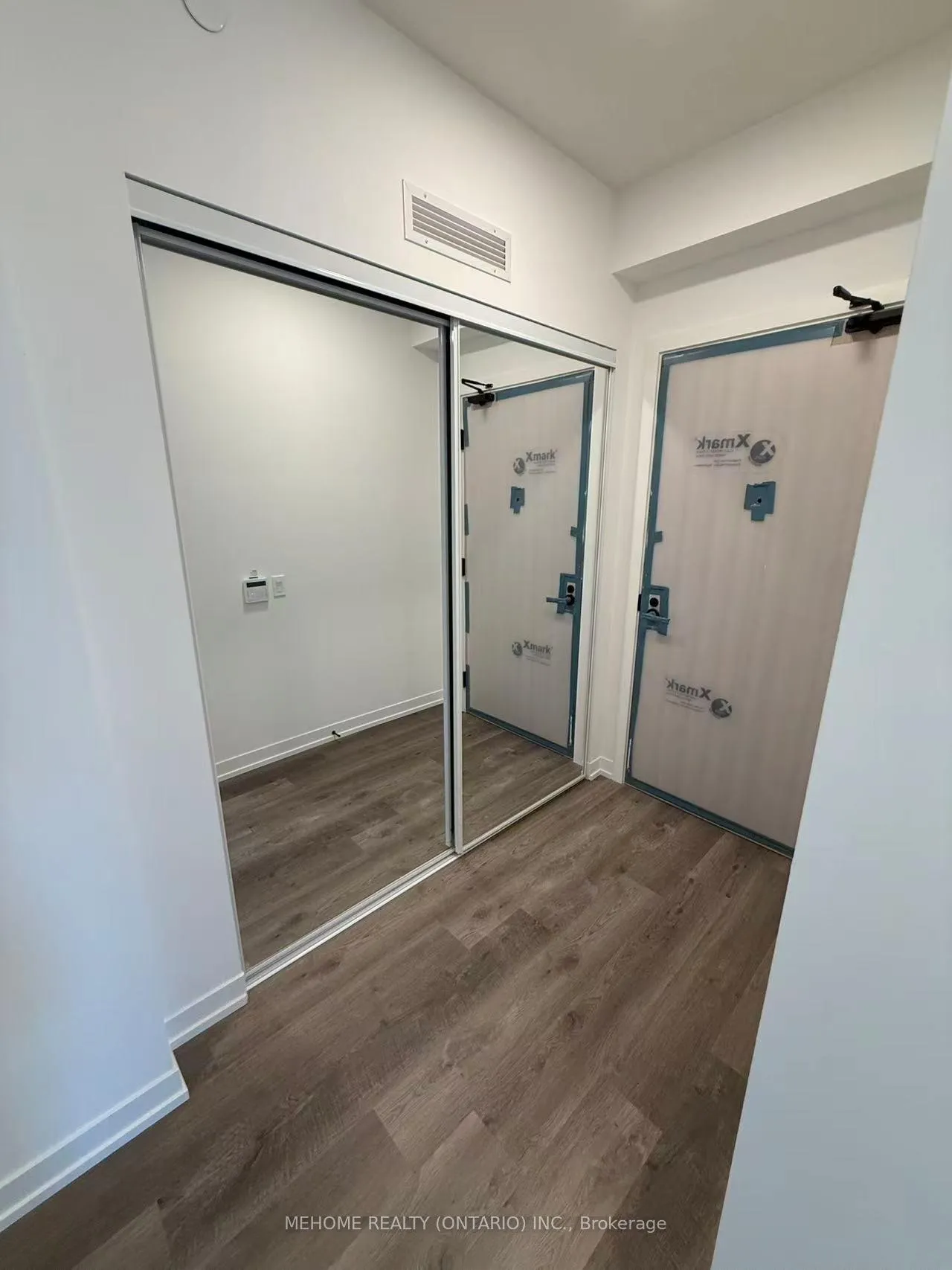 Photo 3 of Unit 1909, 8 Interchange Way, Vaughan, Vaughan Corporate Centre — HOMEH