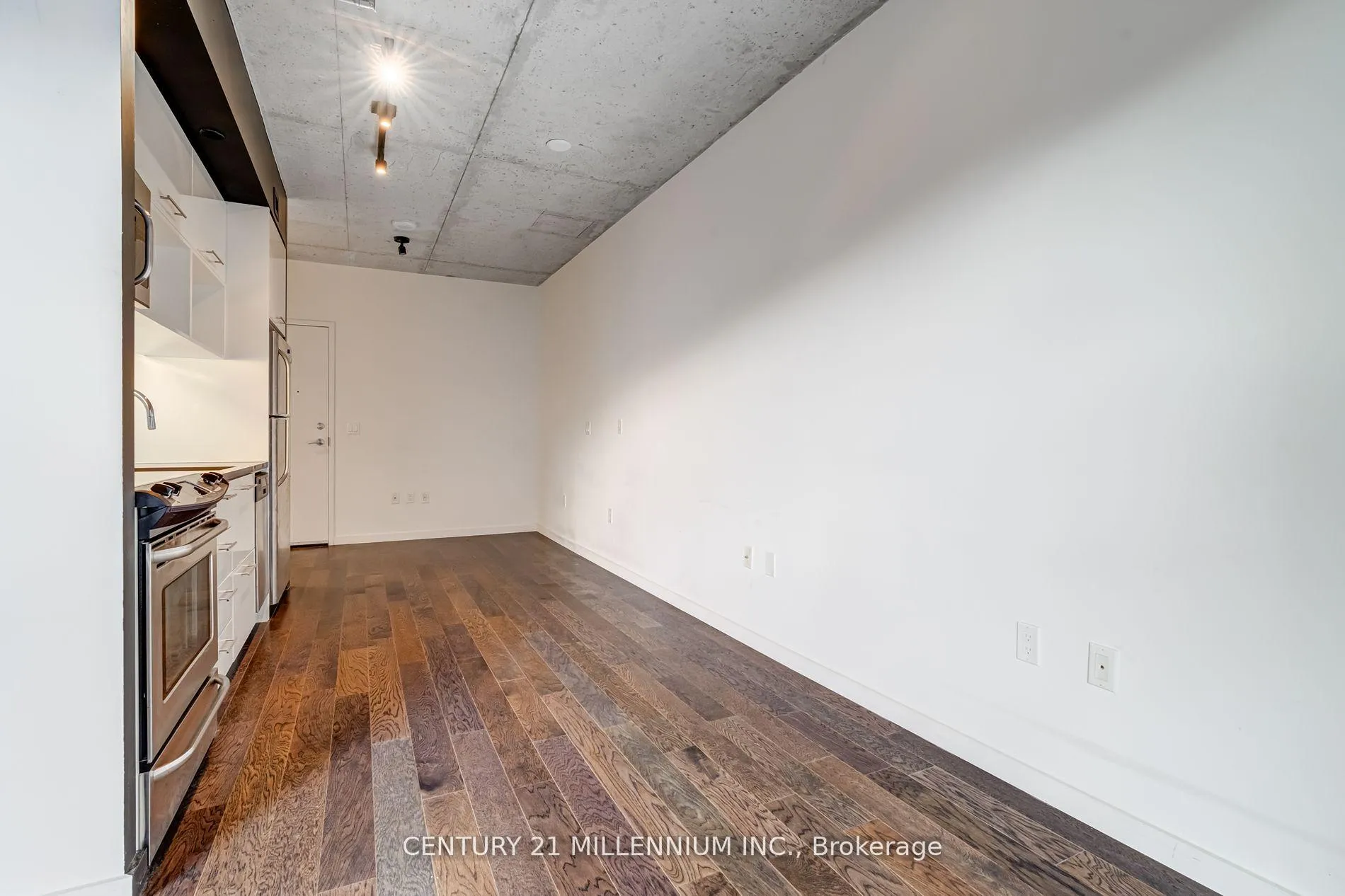 Photo 5 of Unit 607, 51 Trolley Crescent, Toronto, Moss Park — HOMEH