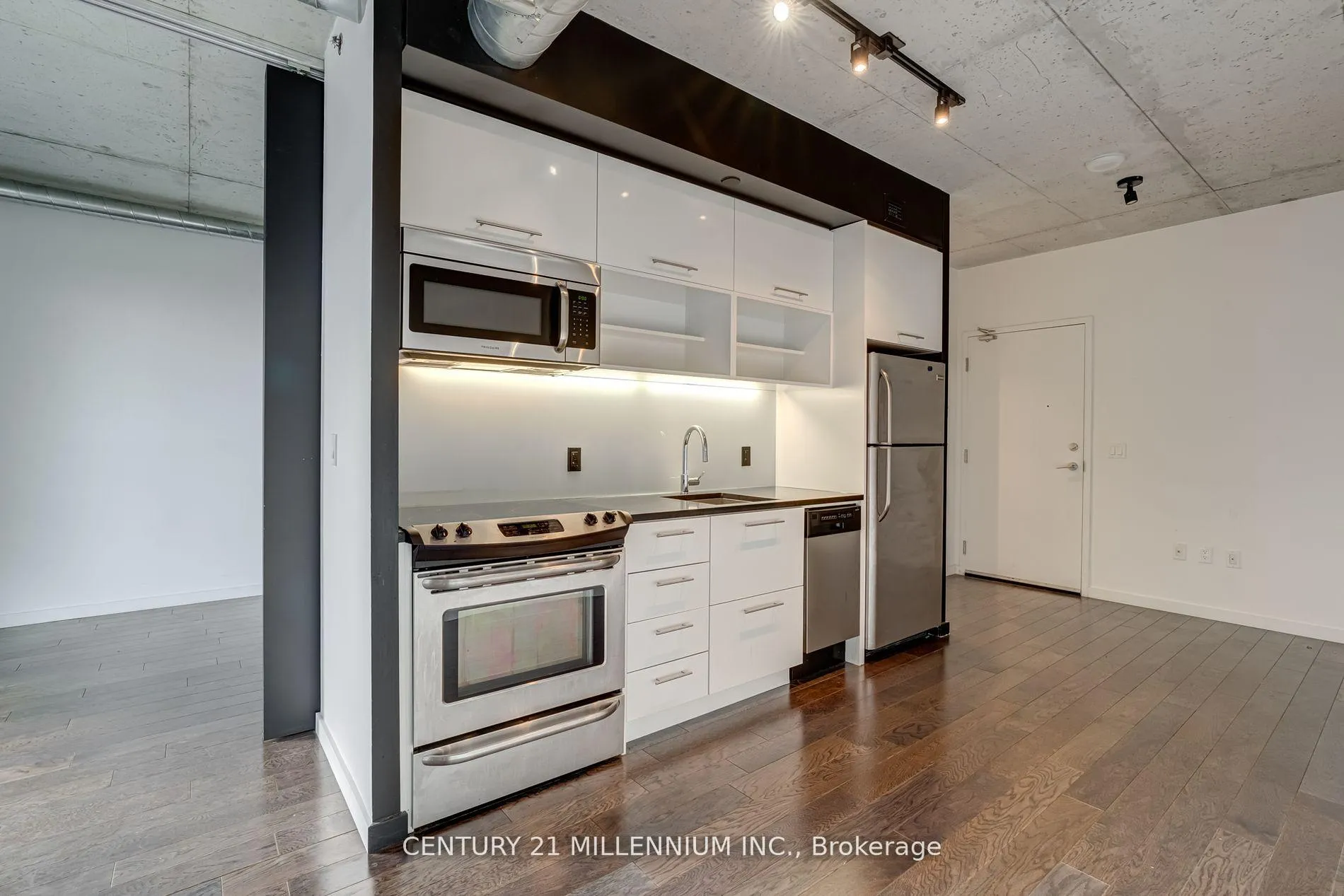 Photo 8 of Unit 607, 51 Trolley Crescent, Toronto, Moss Park — HOMEH