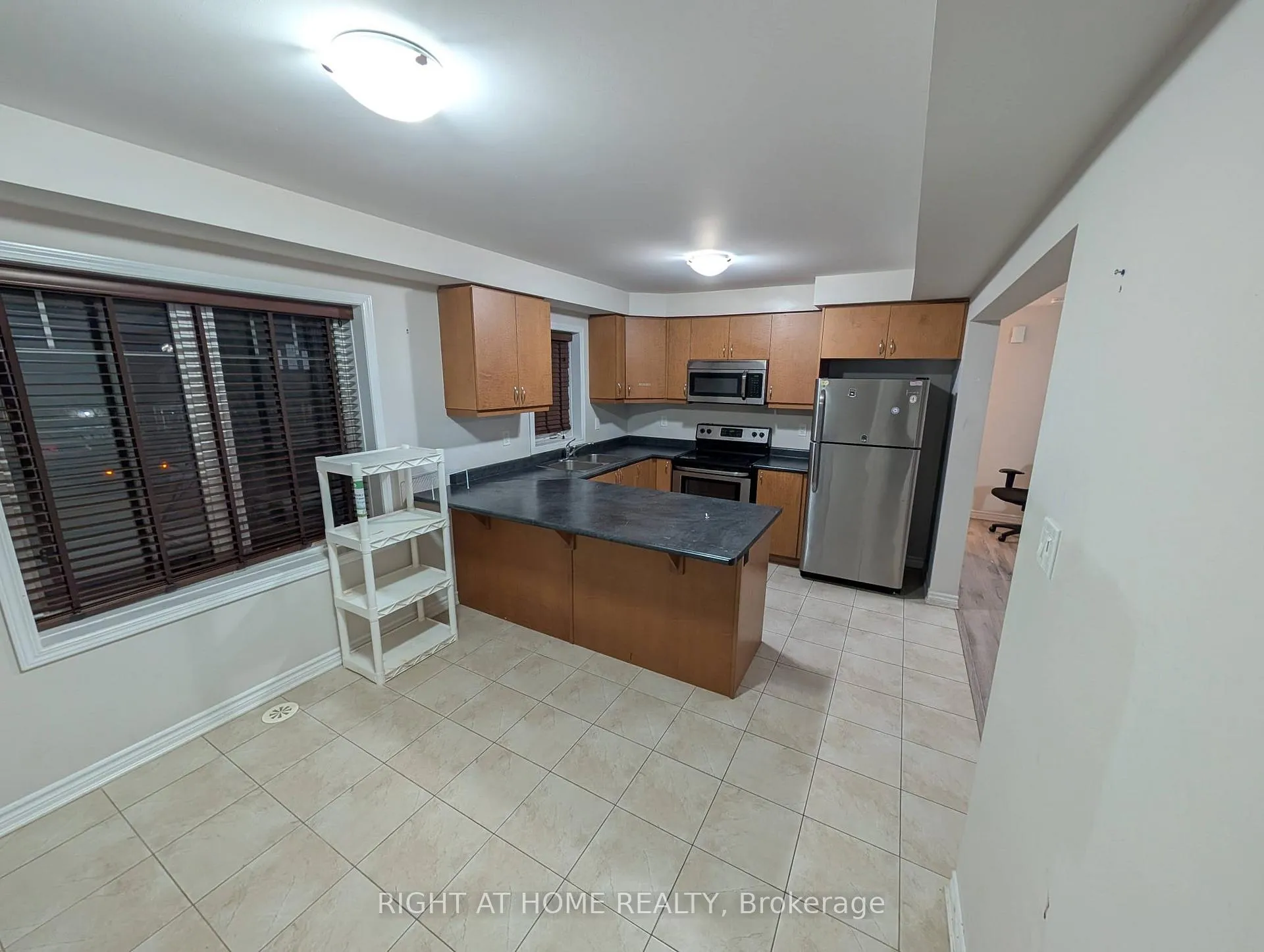 Photo 7 of 91 Glenvista Drive, Kitchener — HOMEH
