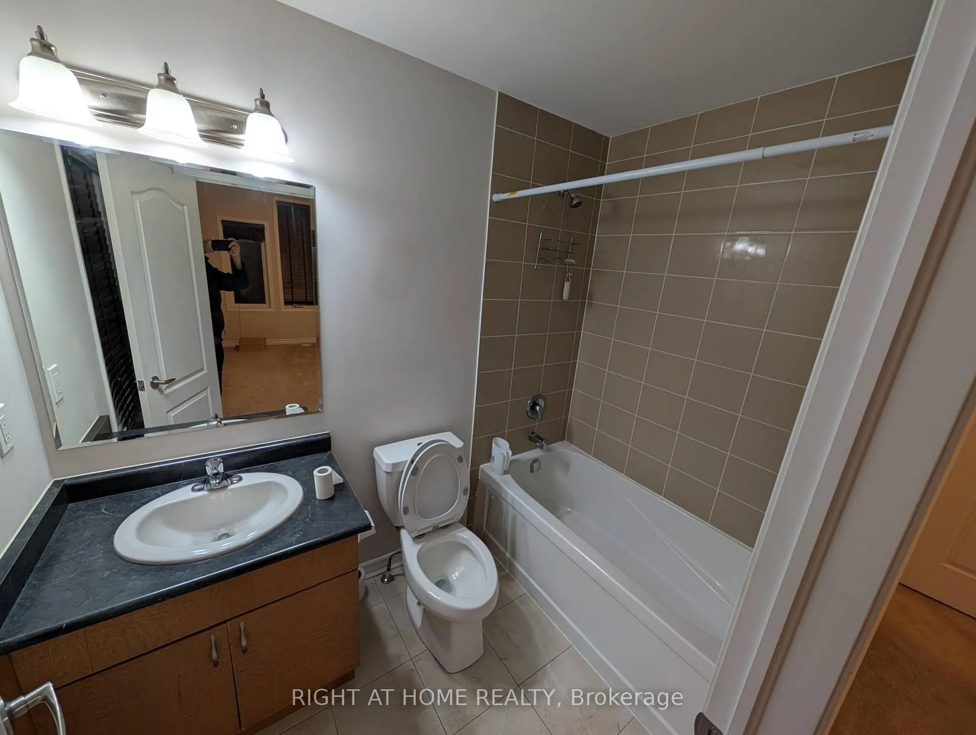Photo 18 of 91 Glenvista Drive, Kitchener — HOMEH