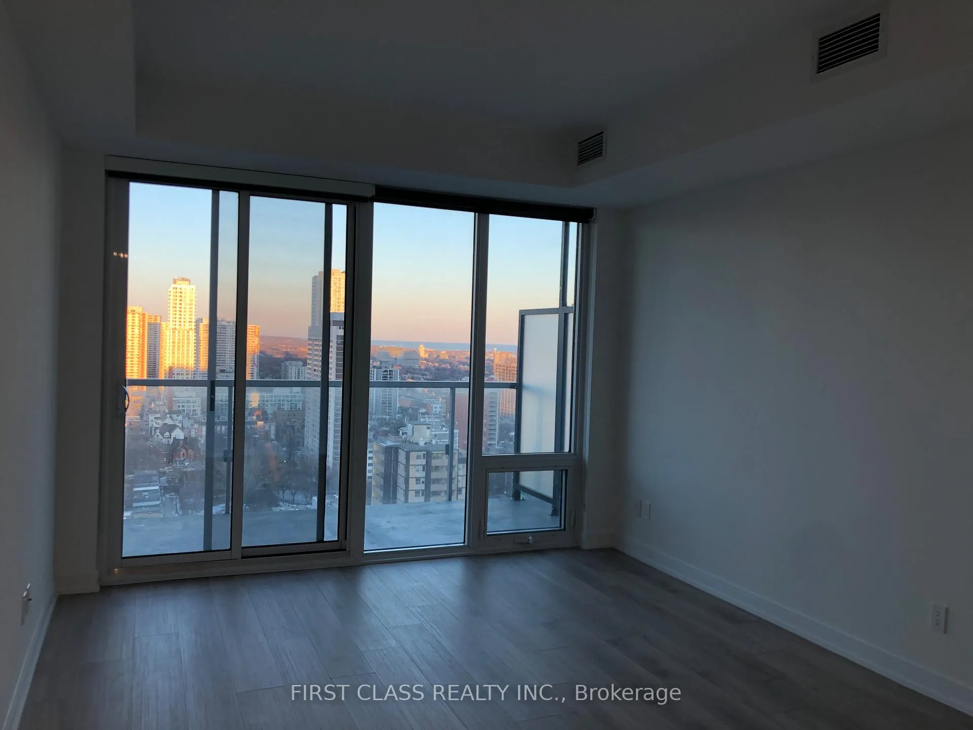 Photo 9 of Unit 2705, 3 Gloucester Street, Toronto, Church-Yonge Corridor — HOMEH