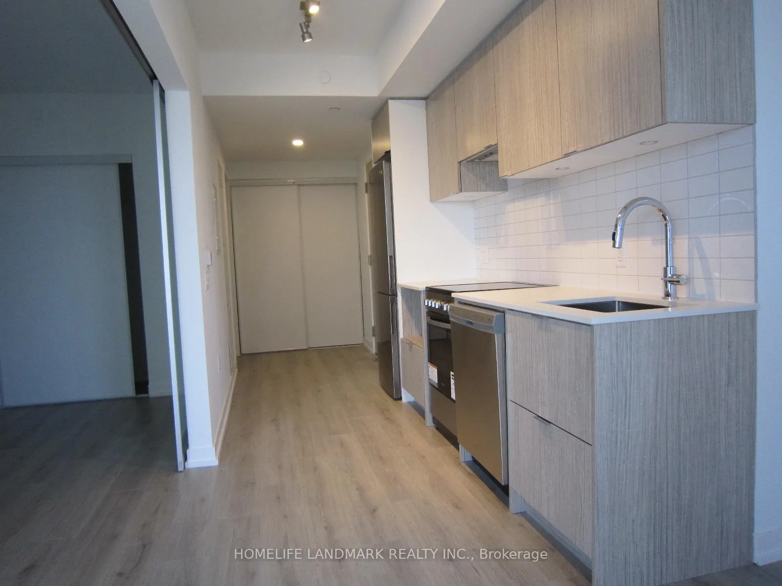Photo 3 of Unit 3411, 395 Bloor Street E, Toronto, North St. James Town — HOMEH