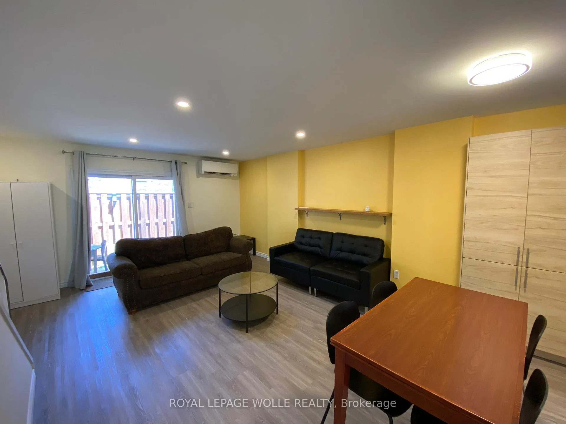 Photo 9 of 160 Westcourt Place, Waterloo — HOMEH