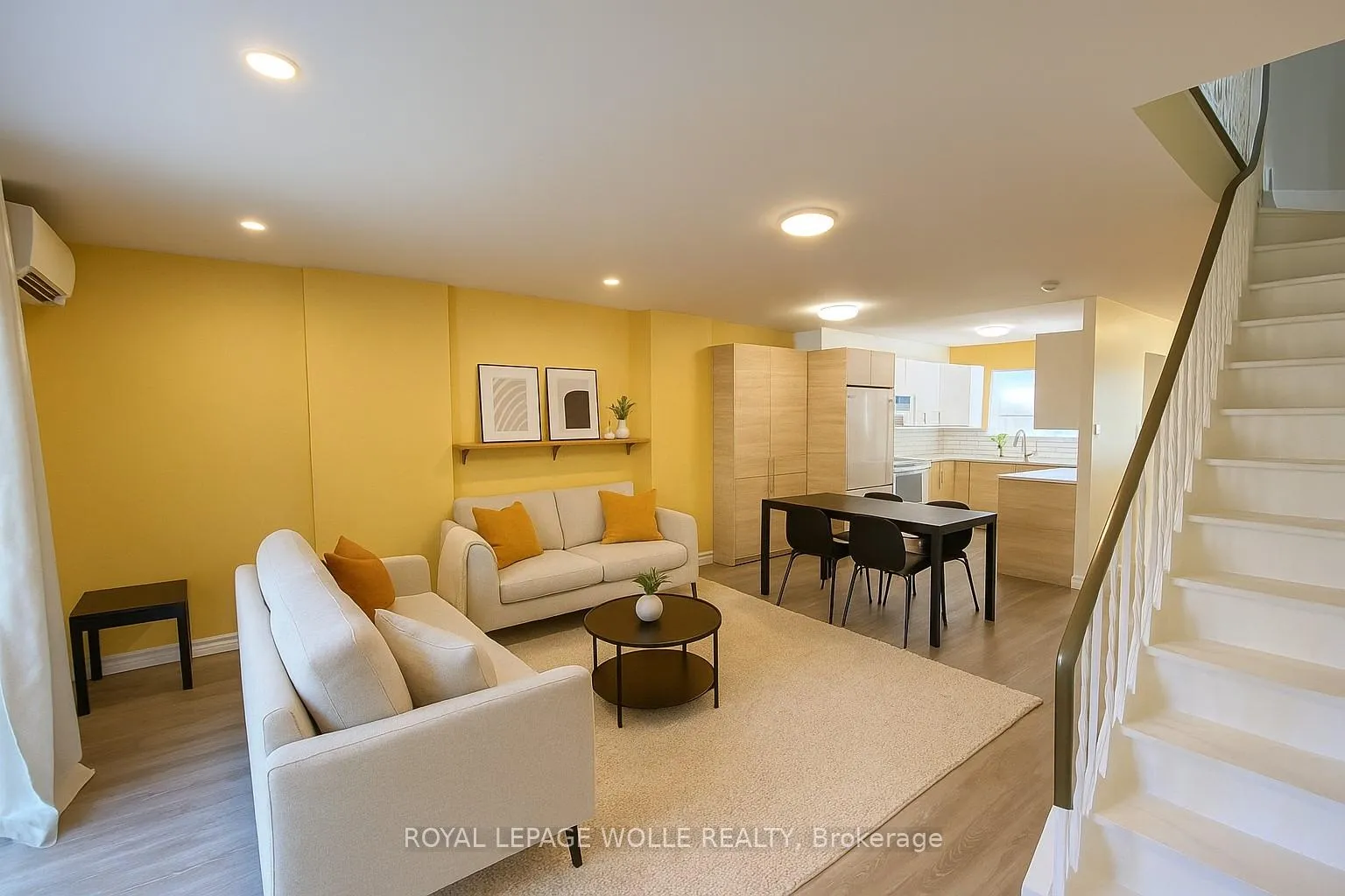 Photo 10 of 160 Westcourt Place, Waterloo — HOMEH