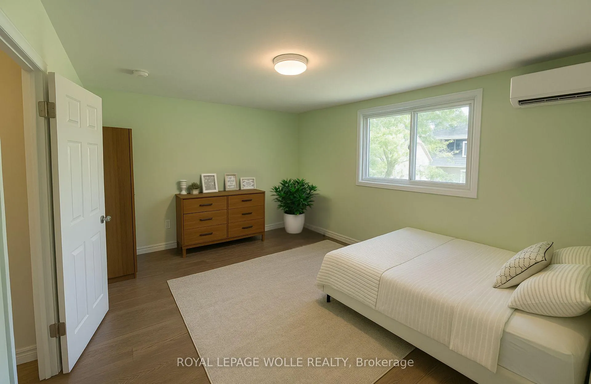 Photo 18 of 160 Westcourt Place, Waterloo — HOMEH