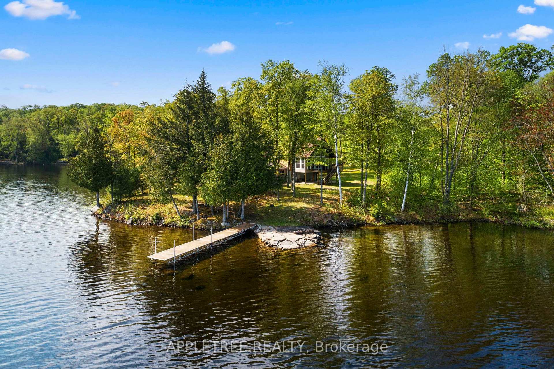 Photo 1 of 1014 Crowsfoot Lane, Frontenac, Frontenac North — HOMEH
