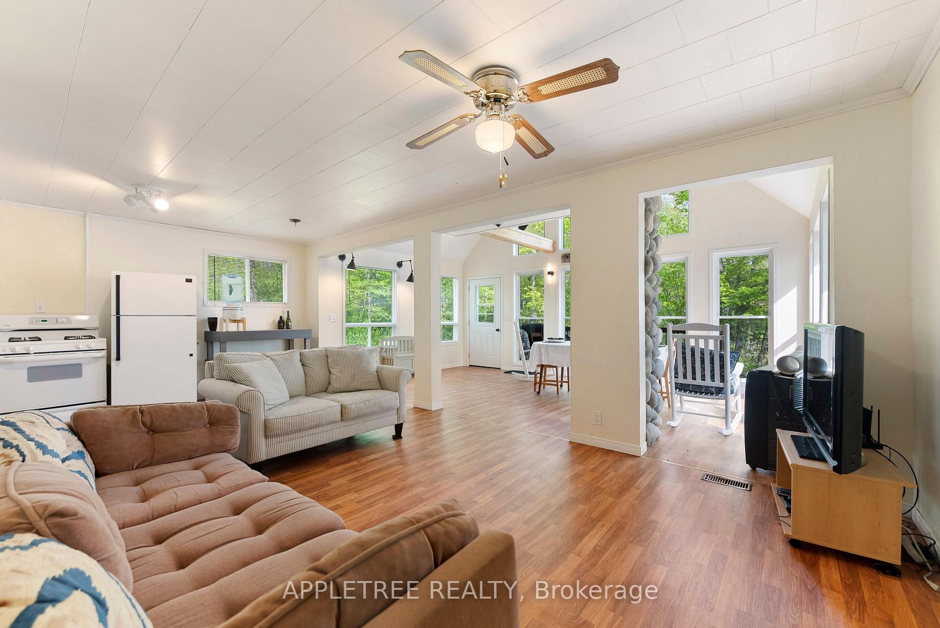 Photo 6 of 1014 Crowsfoot Lane, Frontenac, Frontenac North — HOMEH