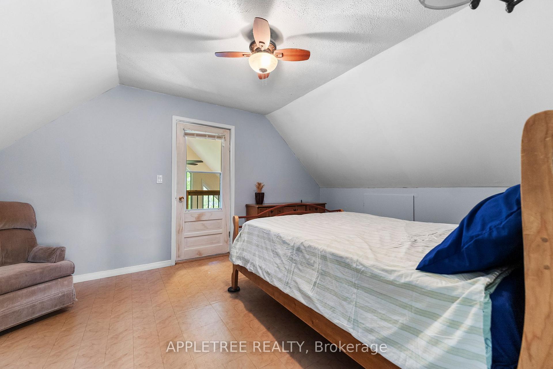 Photo 12 of 1014 Crowsfoot Lane, Frontenac, Frontenac North — HOMEH