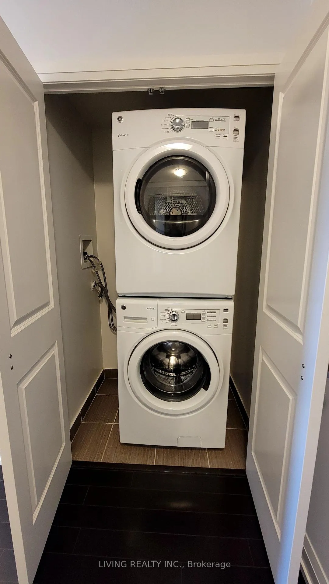 Photo 3 of Unit 2125, 7161 Yonge Street N, Markham, Thornhill — HOMEH