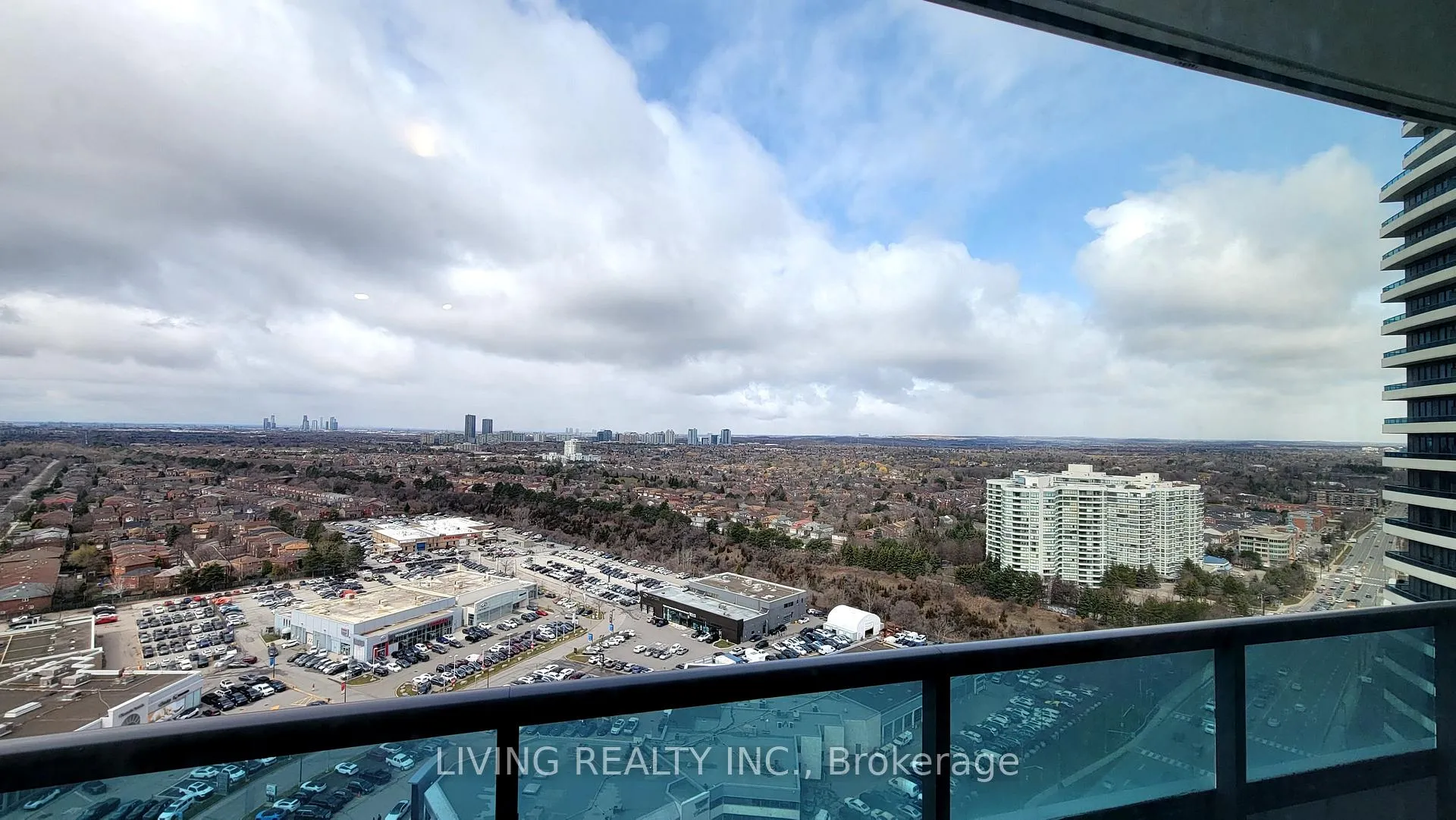 Photo 10 of Unit 2125, 7161 Yonge Street N, Markham, Thornhill — HOMEH