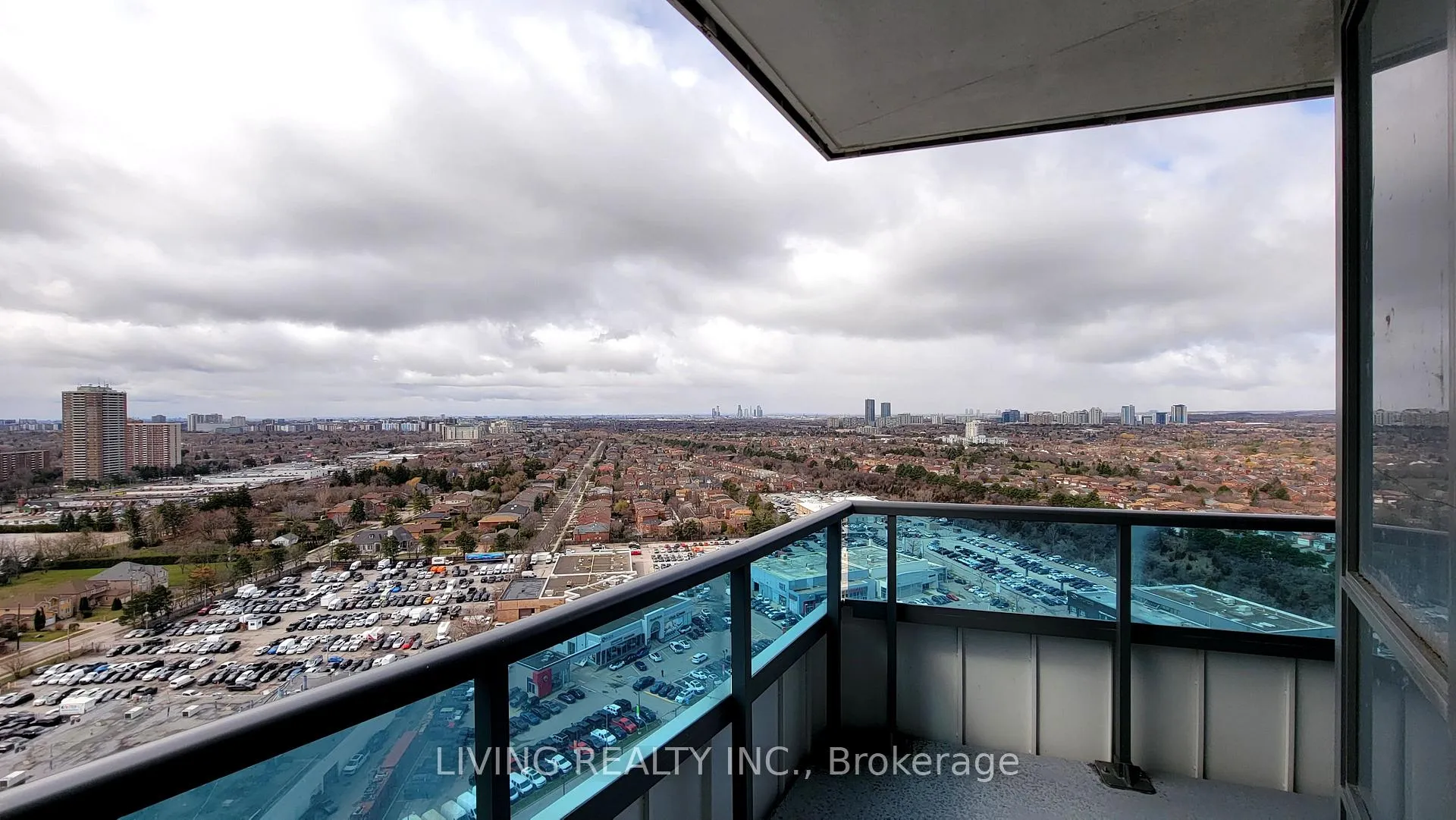 Photo 12 of Unit 2125, 7161 Yonge Street N, Markham, Thornhill — HOMEH