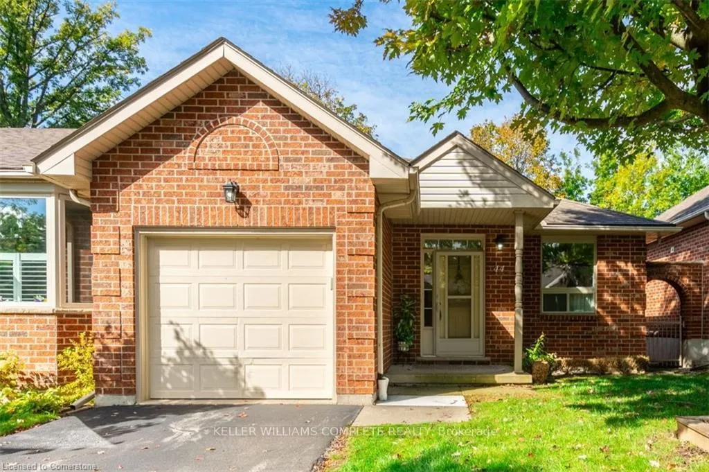 Photo 1 of 44 Greentrail Drive, Hamilton, Twenty Place — HOMEH