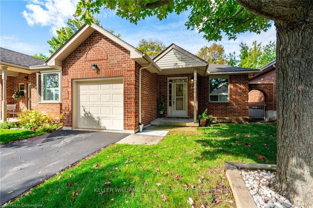 Photo 2 of 44 Greentrail Drive, Hamilton, Twenty Place — HOMEH