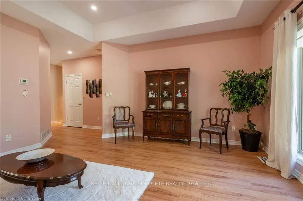 Photo 12 of 44 Greentrail Drive, Hamilton, Twenty Place — HOMEH