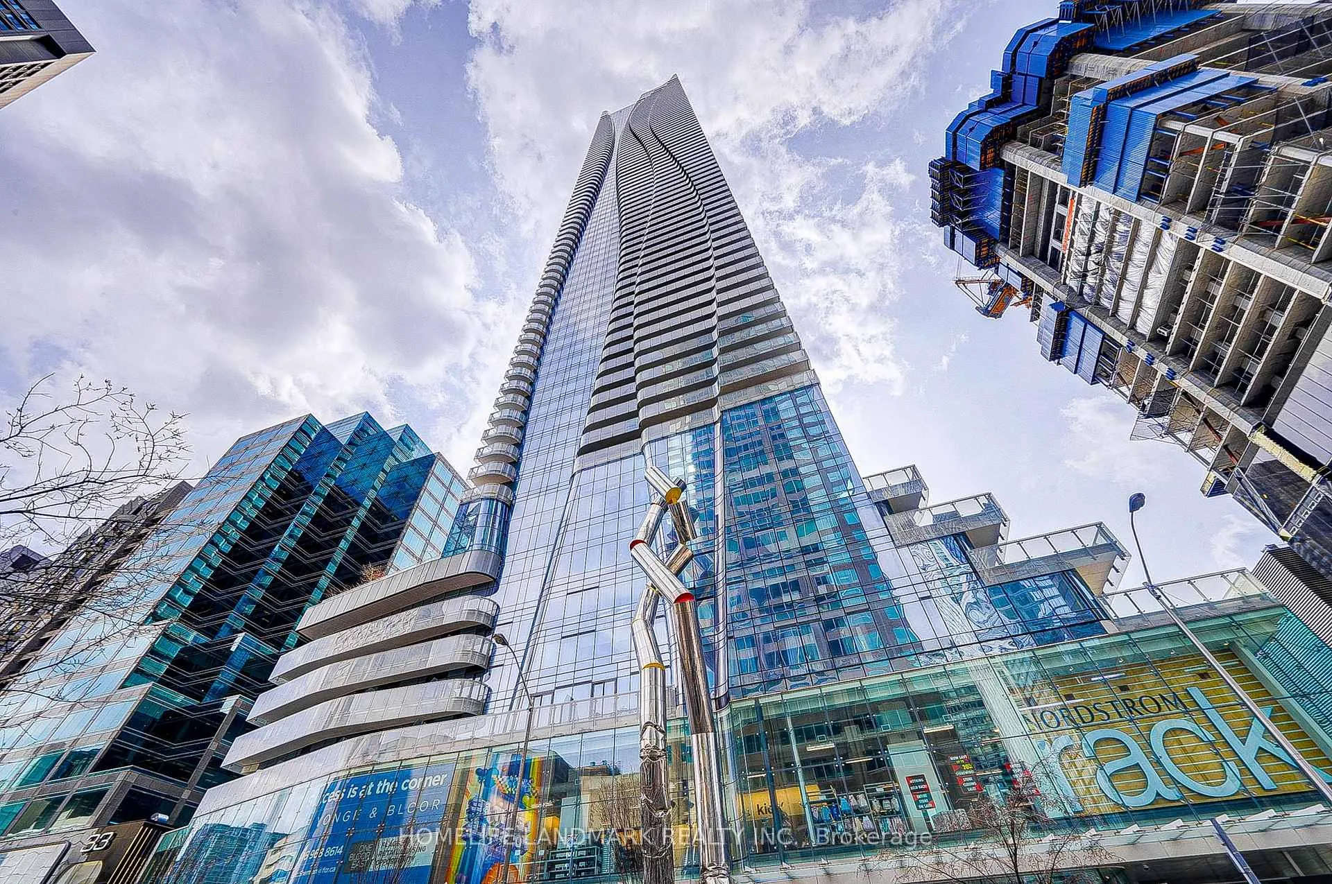 Front of Unit 6108, 1 Bloor Street E