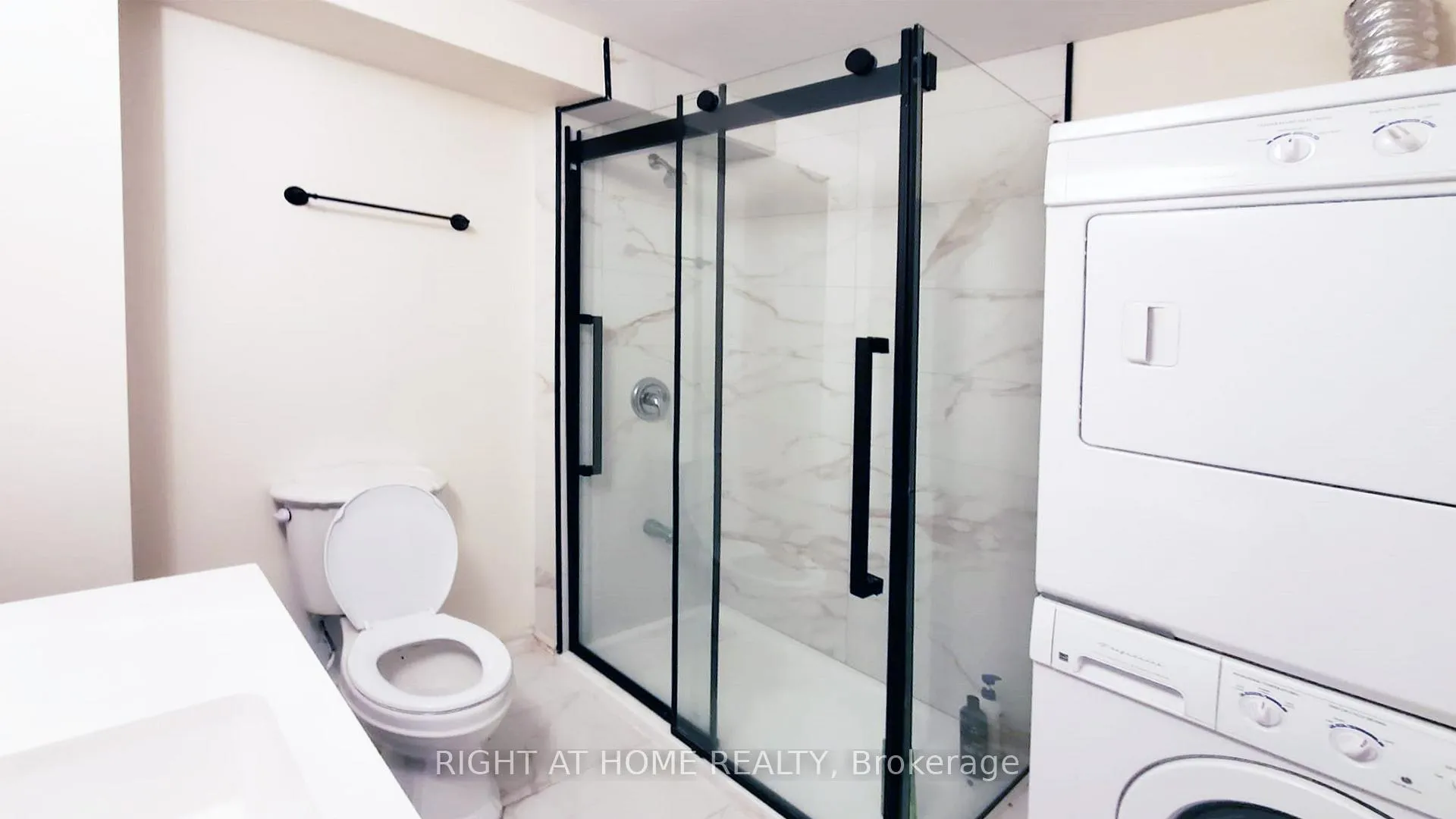 Photo 6 of Unit BSMT, 172 Niagara Drive, Oshawa, Samac — HOMEH